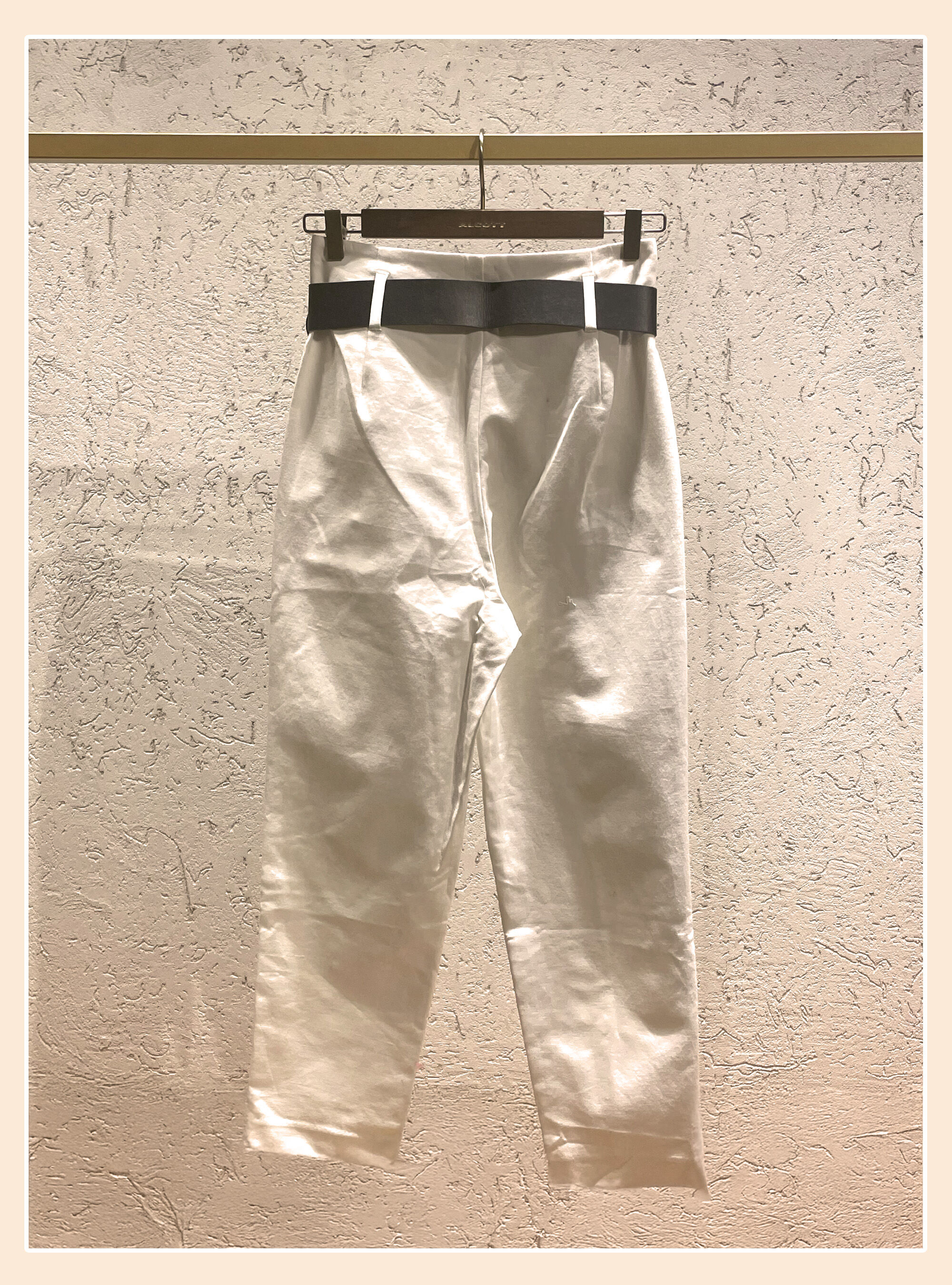 Pantaloni con cintura