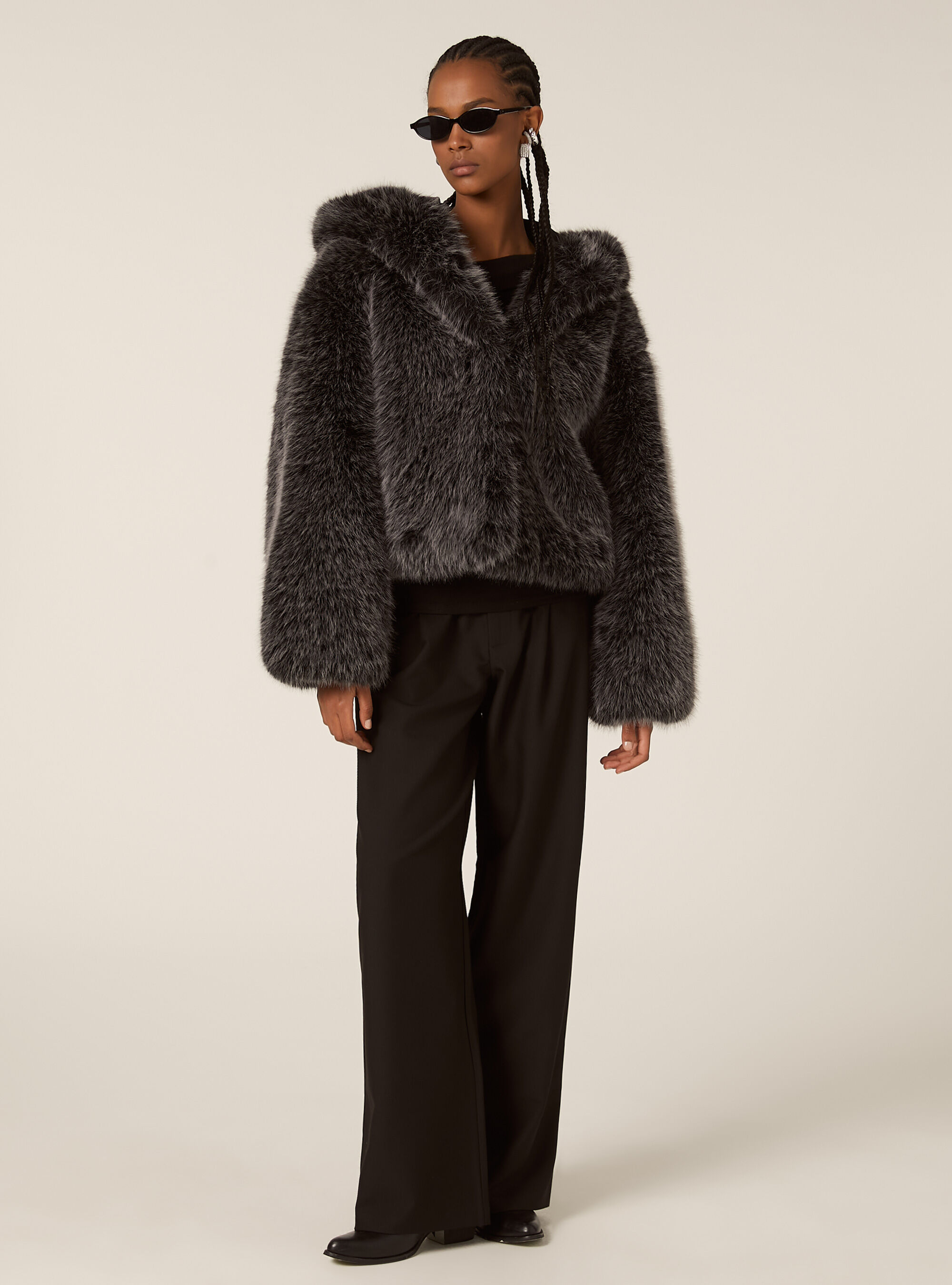 Giubbotto corto in pelliccia sintetica