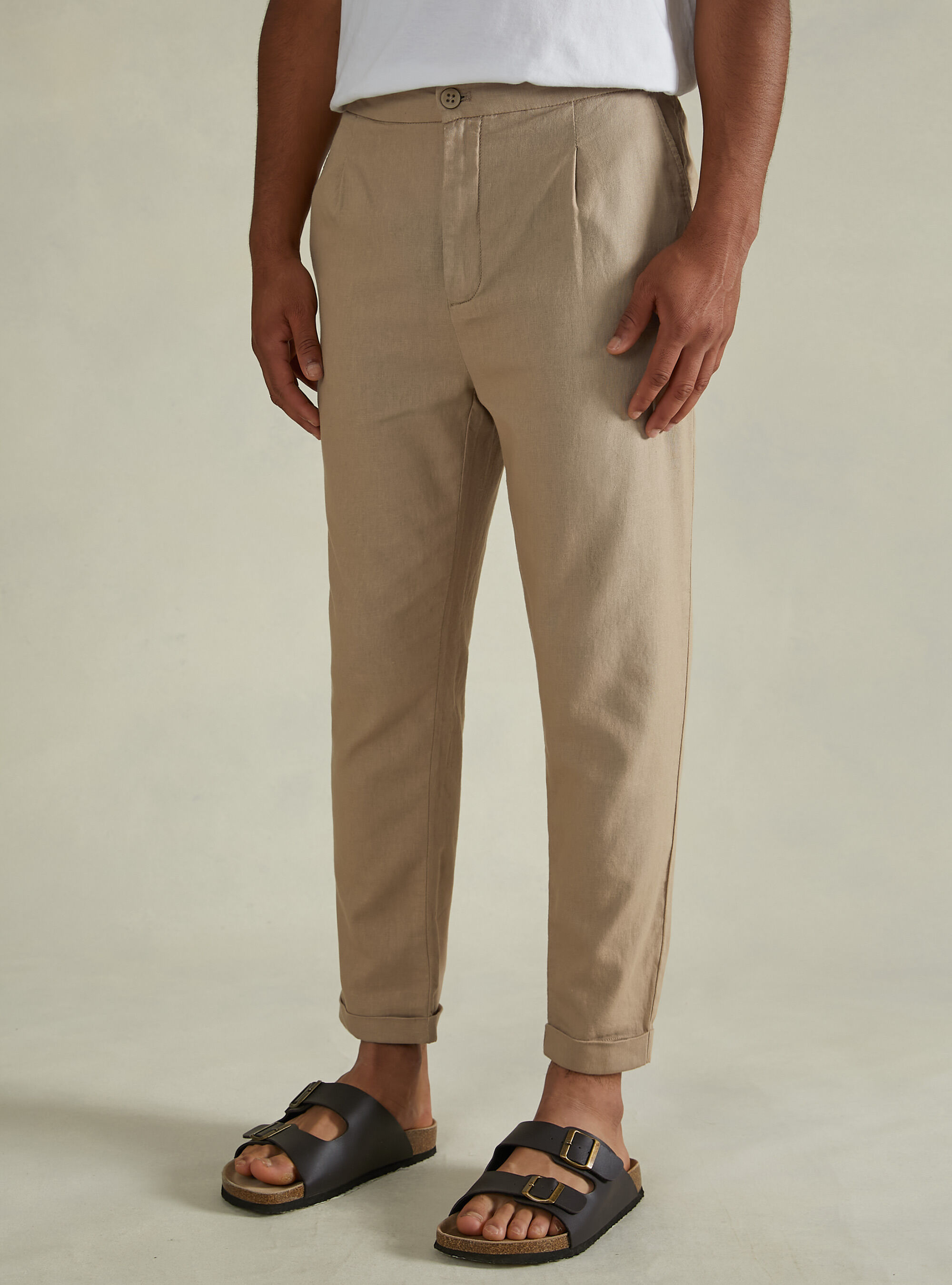 Pantaloni in misto lino con pences