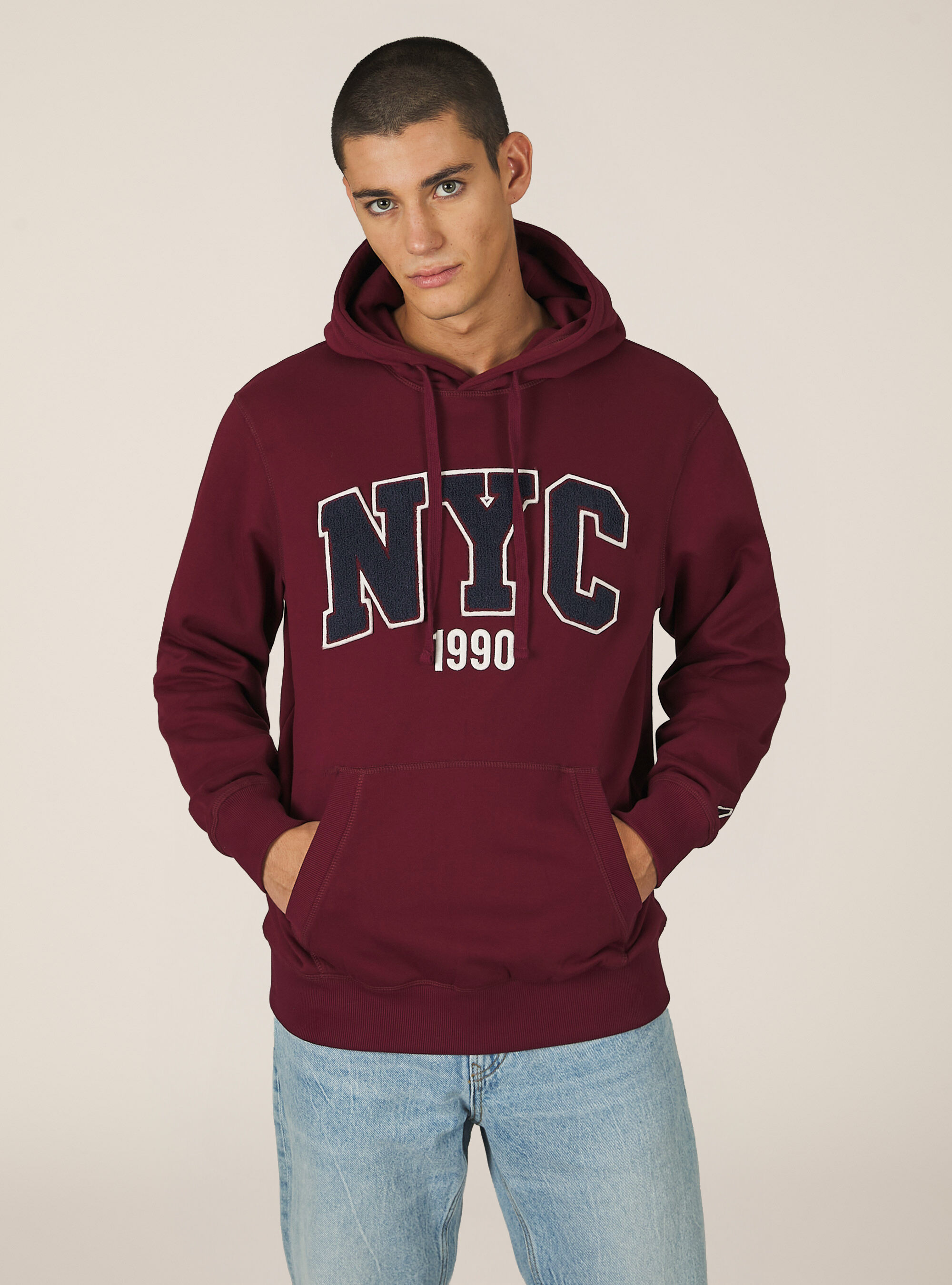Hoodie with embroidered patch, BO1 BORDEAUX DARK