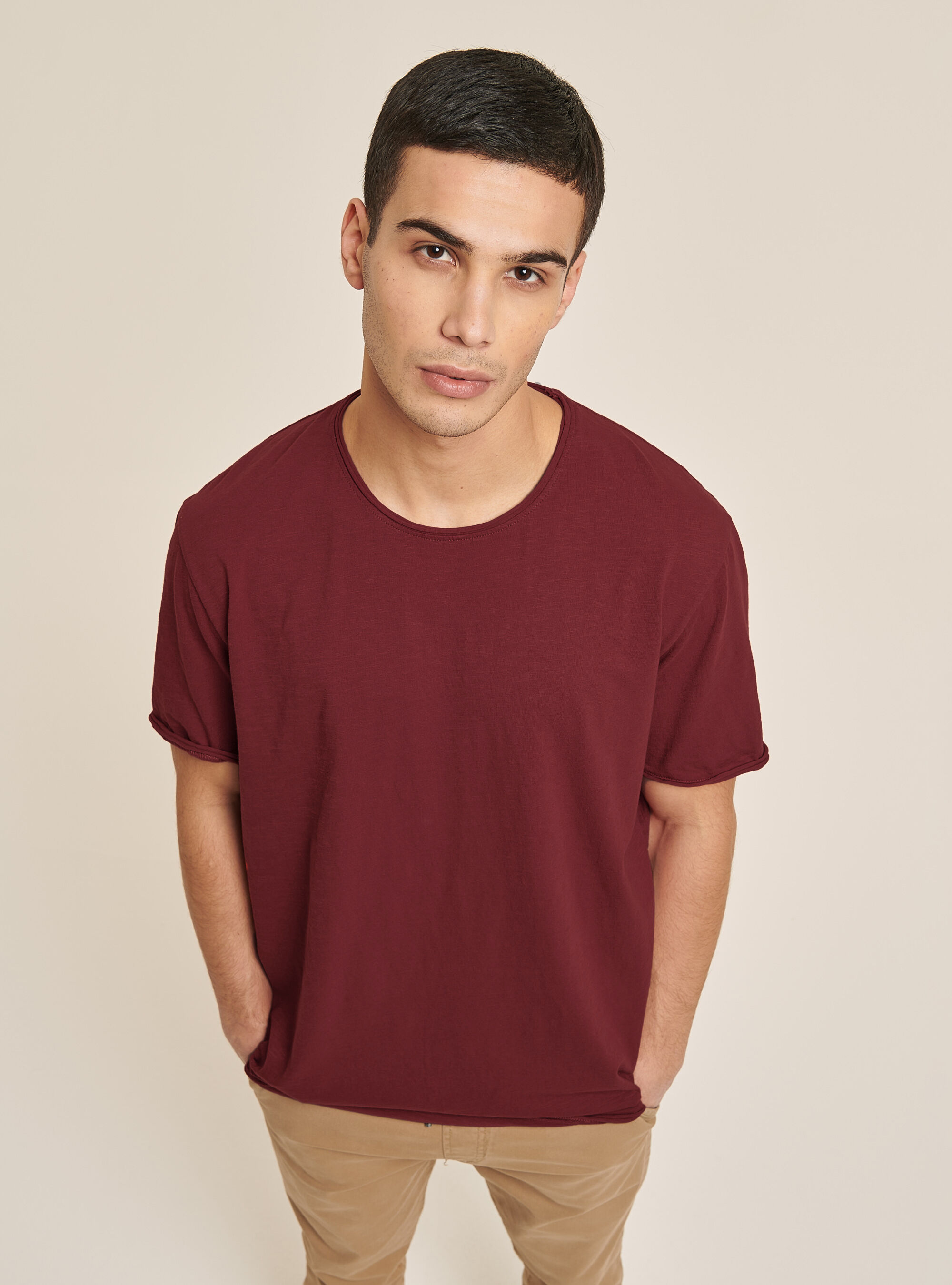 Camiseta b&aacute;sica de algod&oacute;n liso, C3443 BORDEAUX