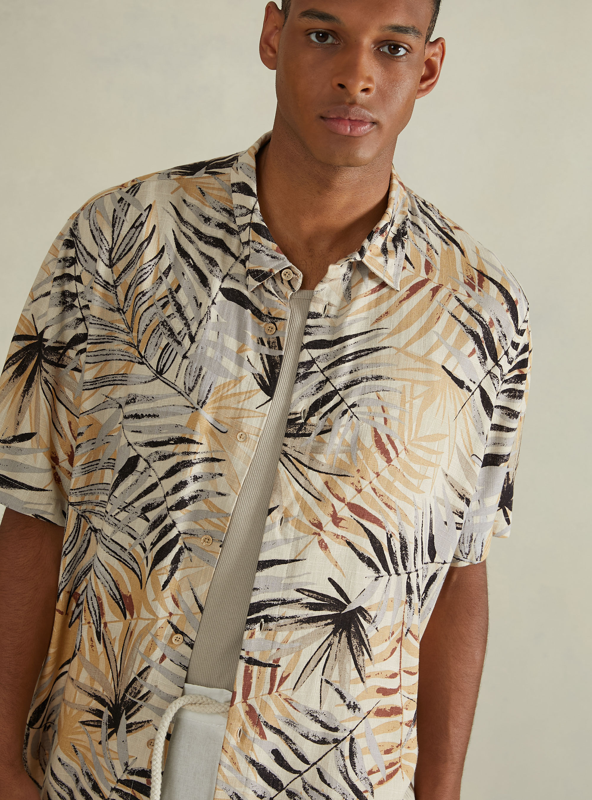Camisa hotsell estampado tropical