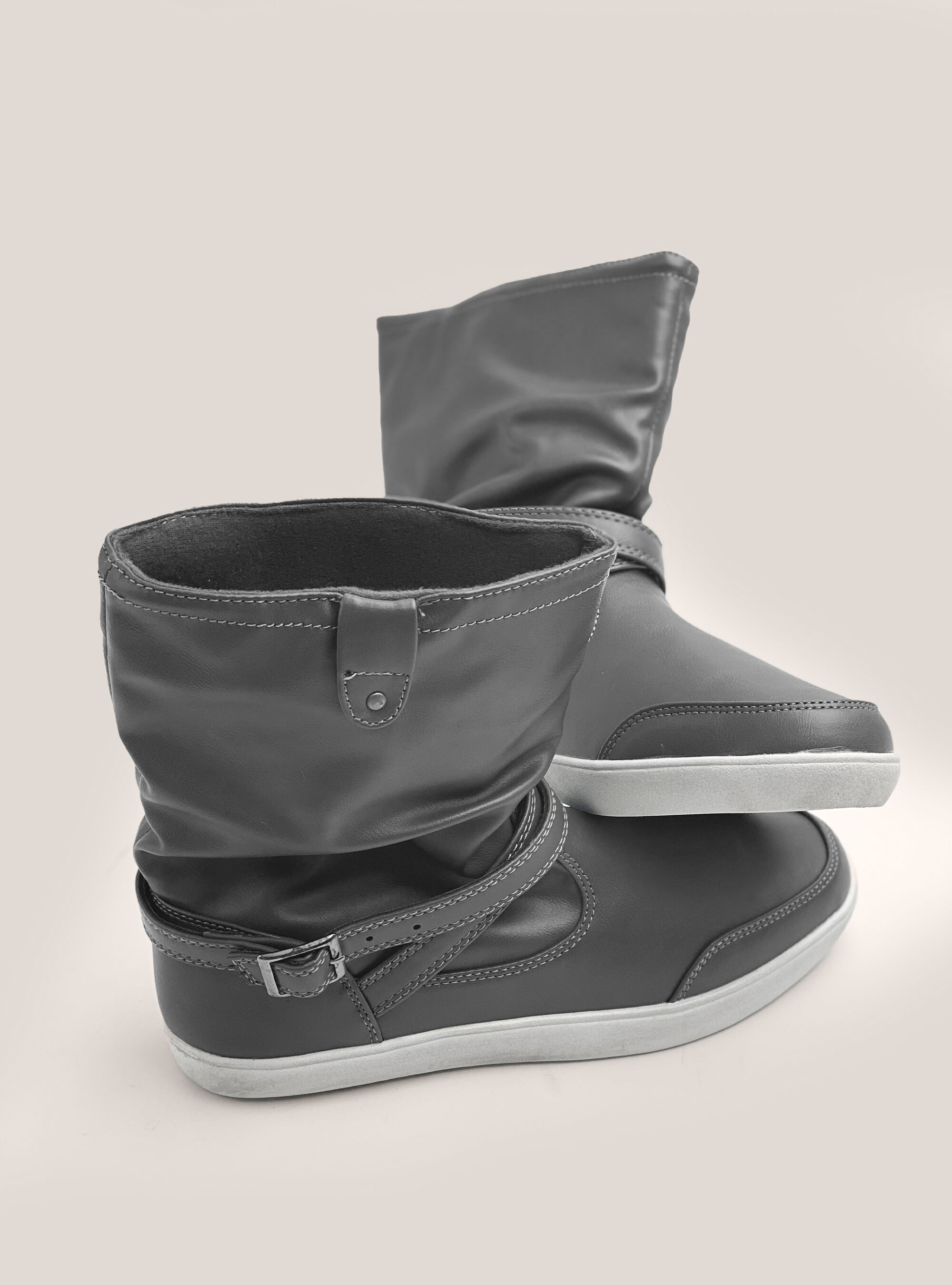 Stivaletto basso con cinturini intrecciati, GRIGIO