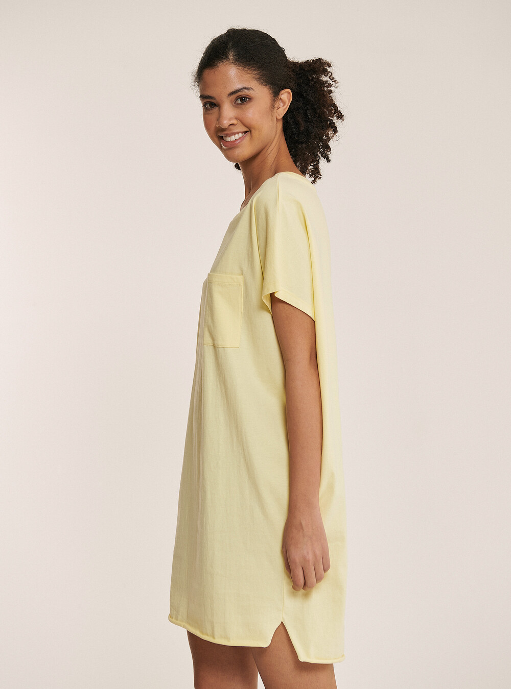 Maxi T-shirt dress in soft cotton with frontal pocket