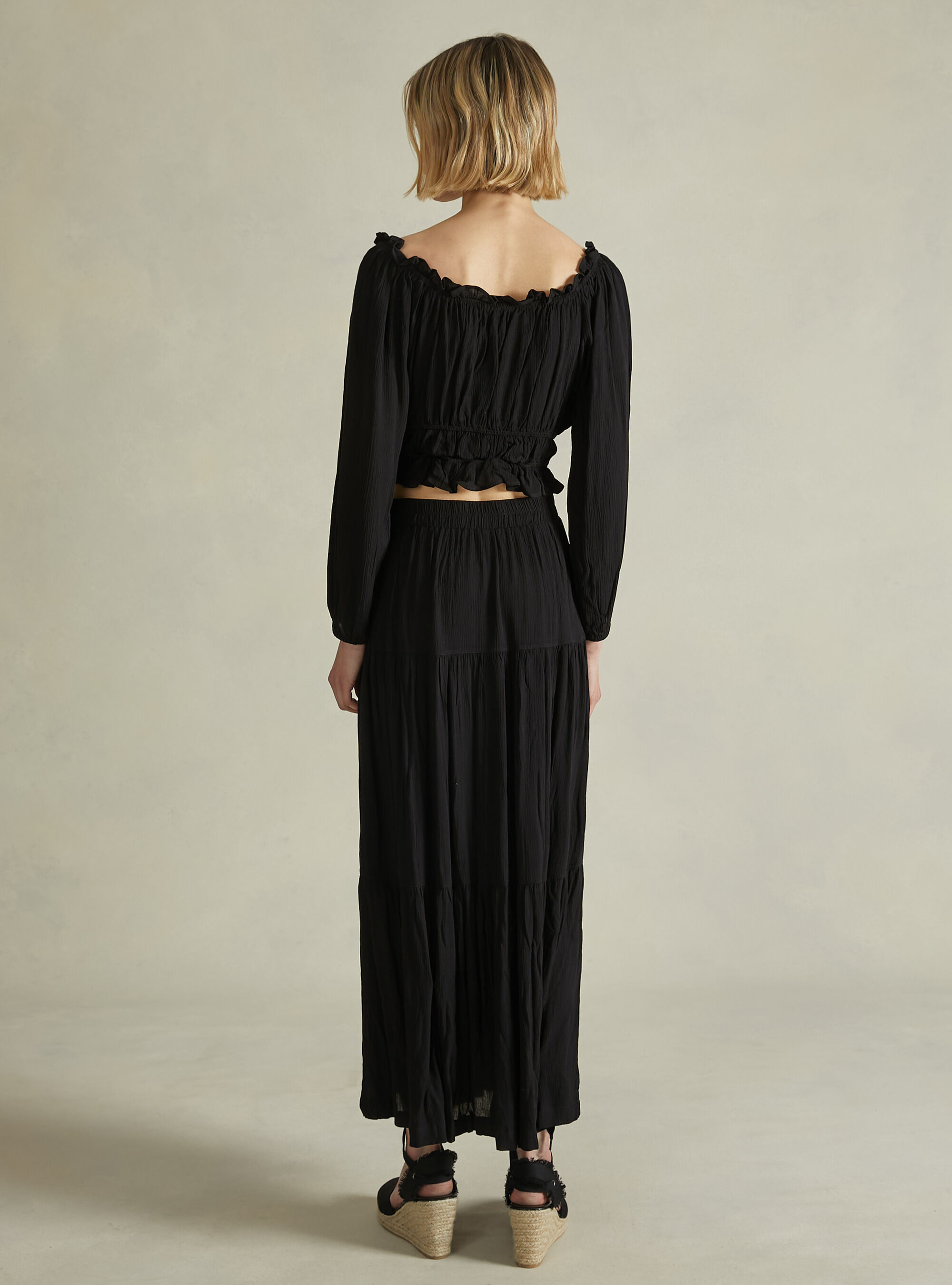 Cropped blouse with off the shoulder, BK1 BLACK