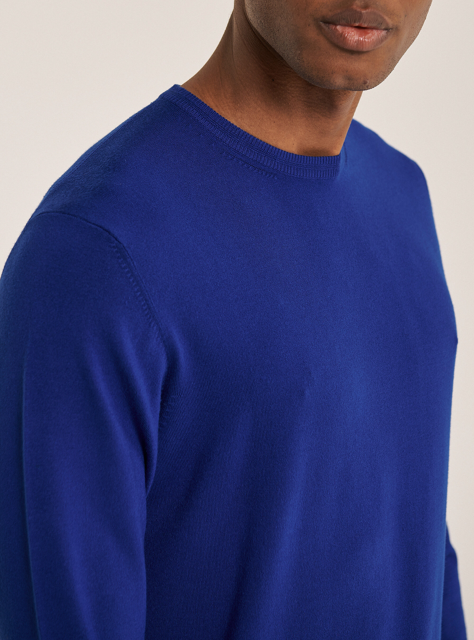 Pull basique &agrave; col ras du cou, C2242 ROYALE