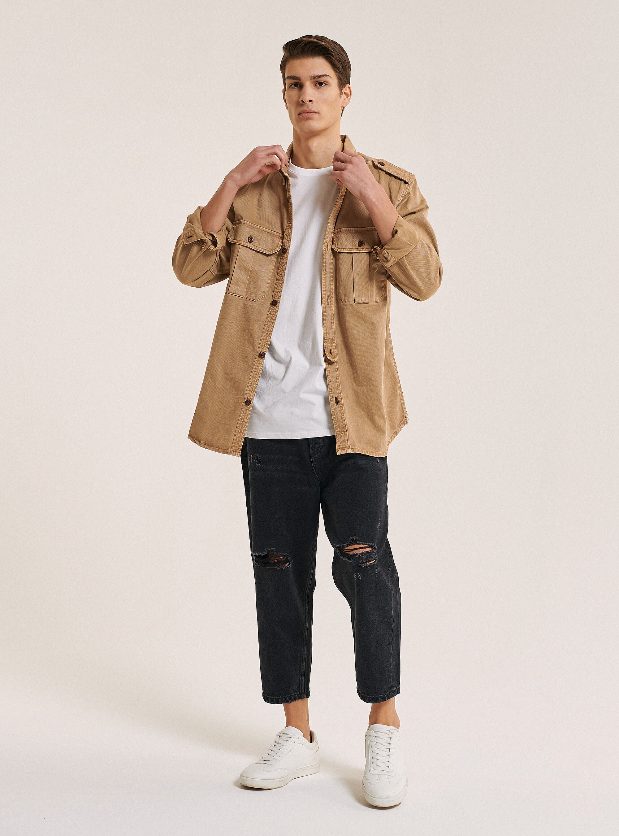 Camicia con tasconi in cotone, C536 TOBACCO