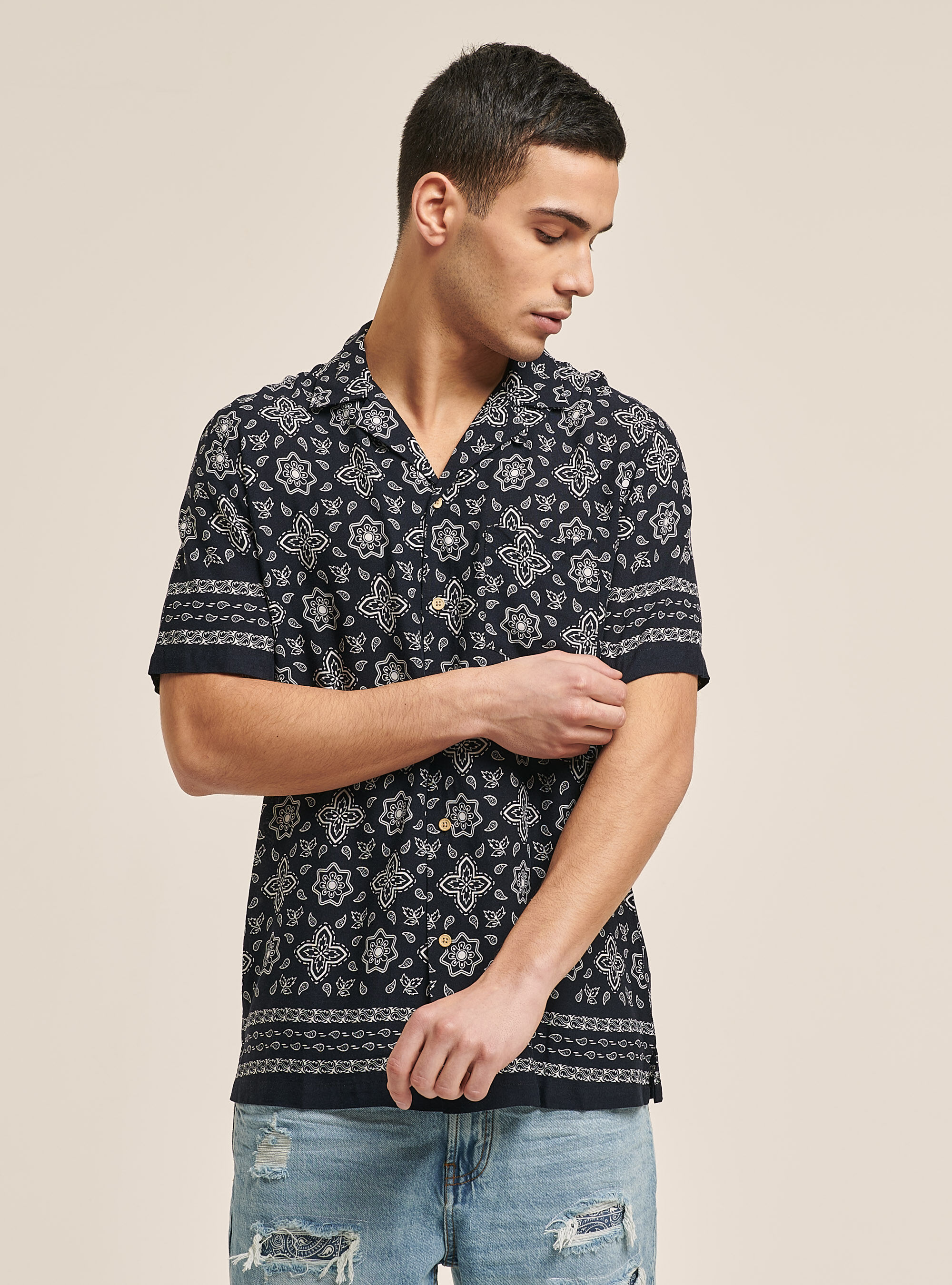 Chemise &agrave; manches courtes avec imprim&eacute; cachemire, PESLEY