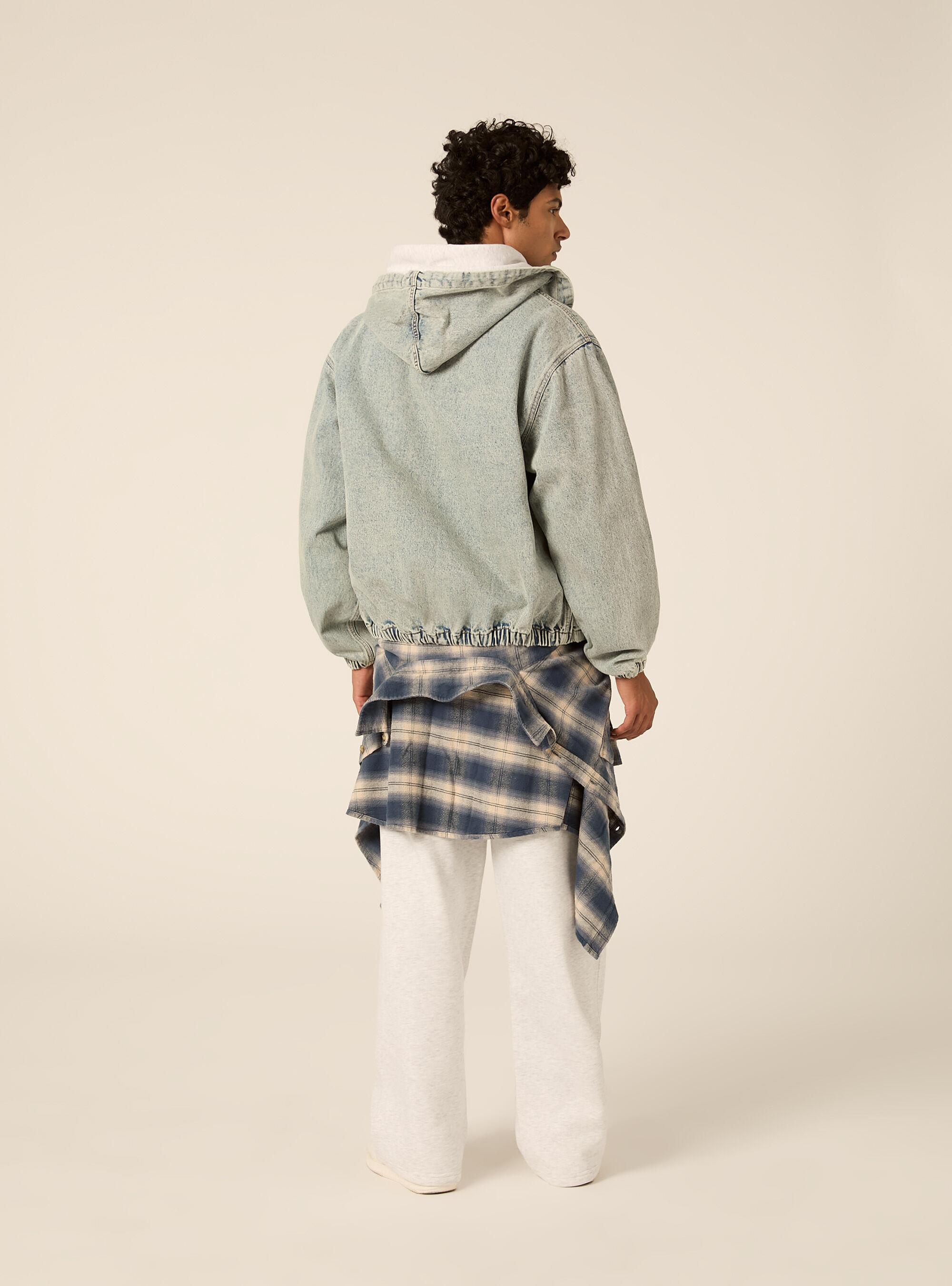 Giubbotto cappuccio in denim, D006 AZURE