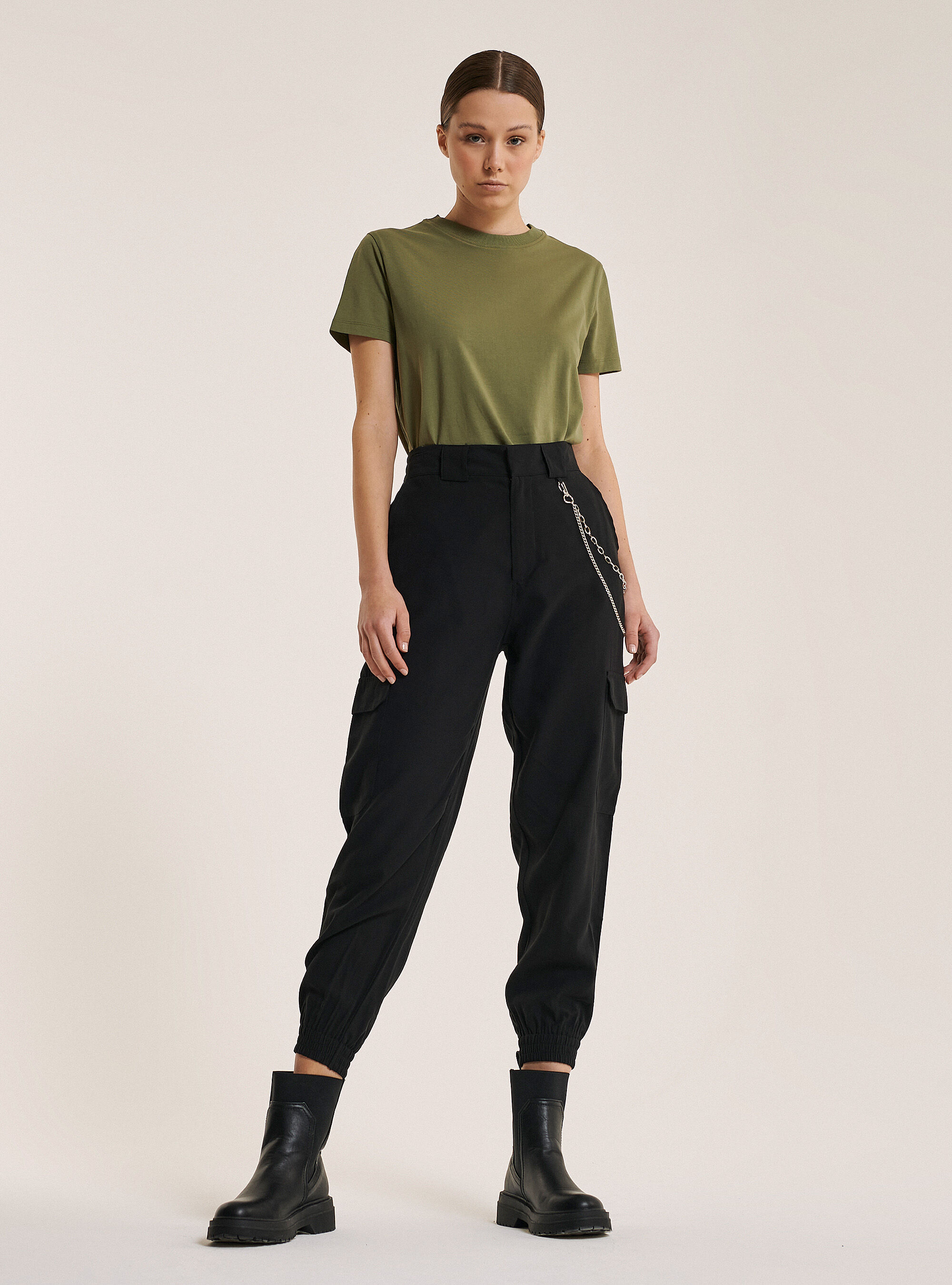 Pantaloni neri con tasconi hot sale