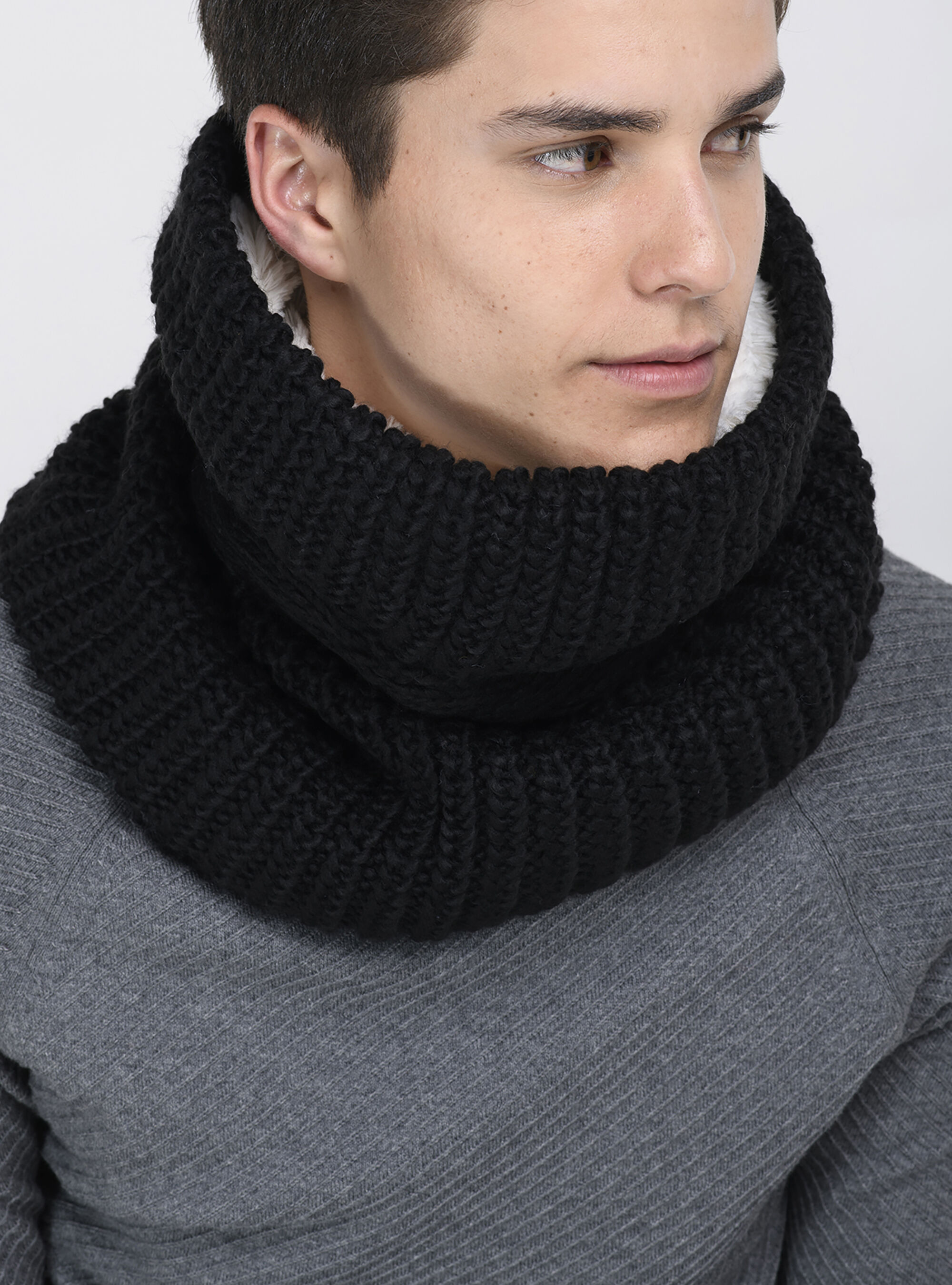 Collo tinta unita con treccia, NEGRO