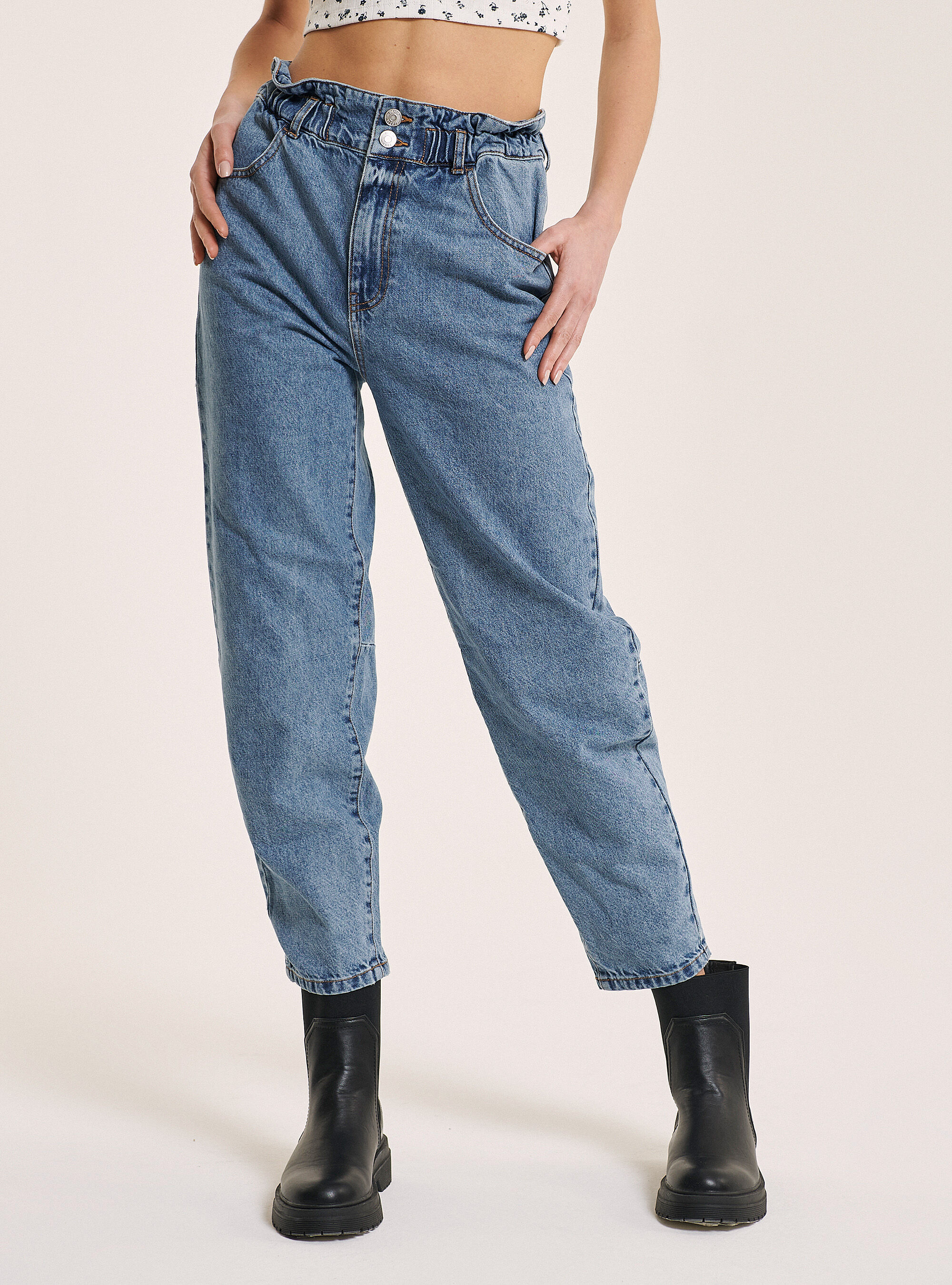 Jeans ballon fit con elastico in vita