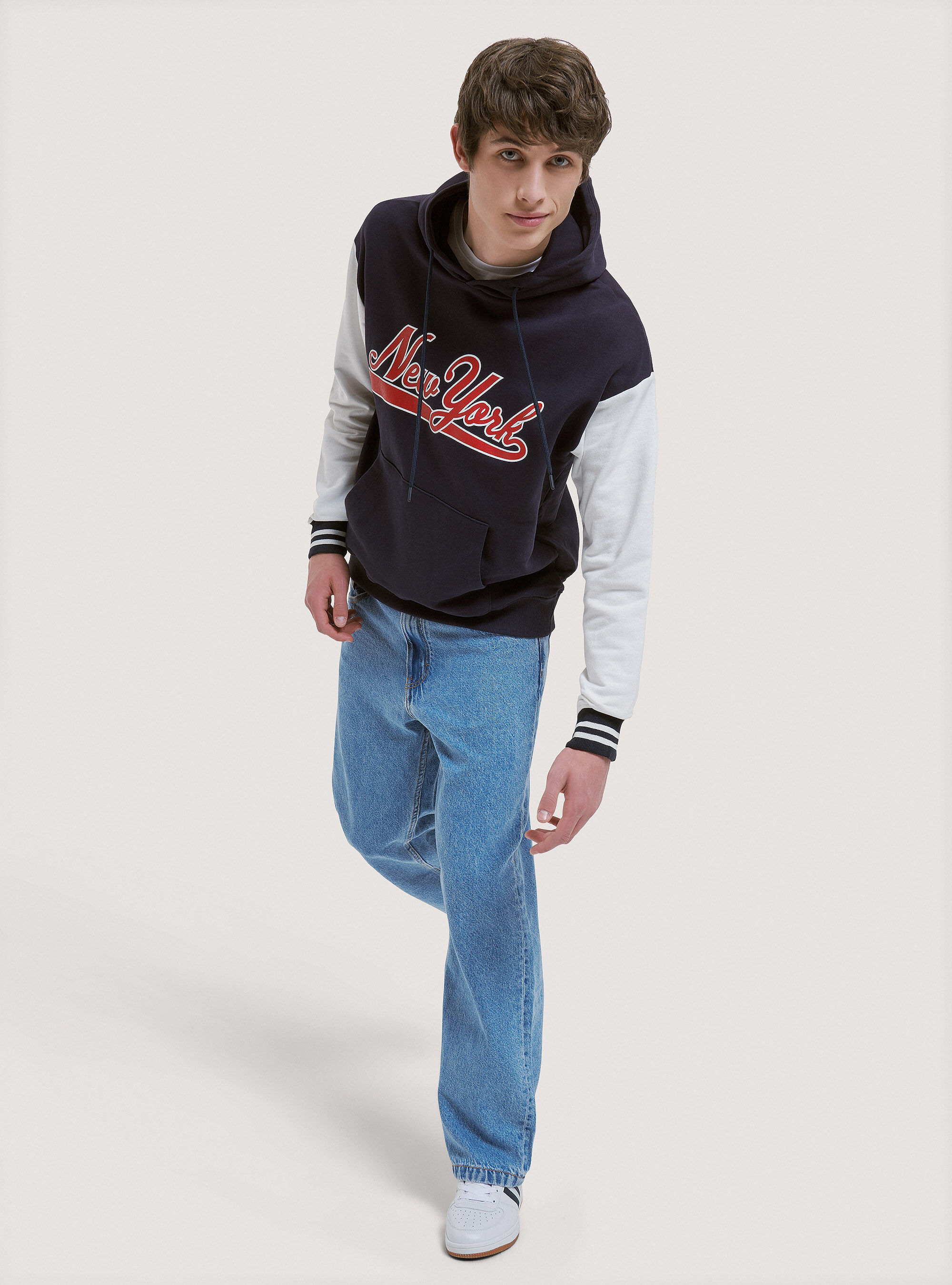 Jeans hotsell e felpa
