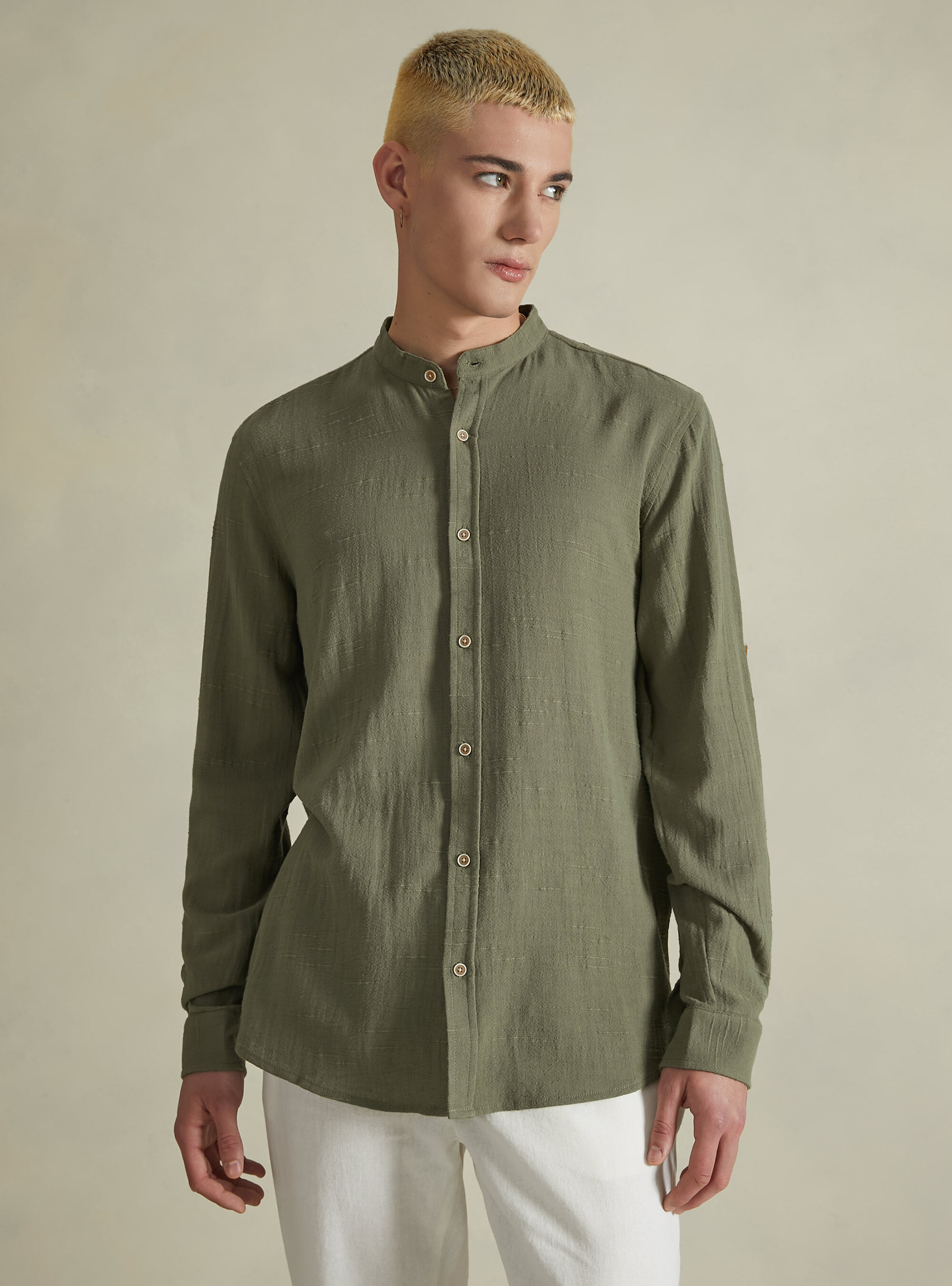 Camicia di lino con collo alla coreana clearance