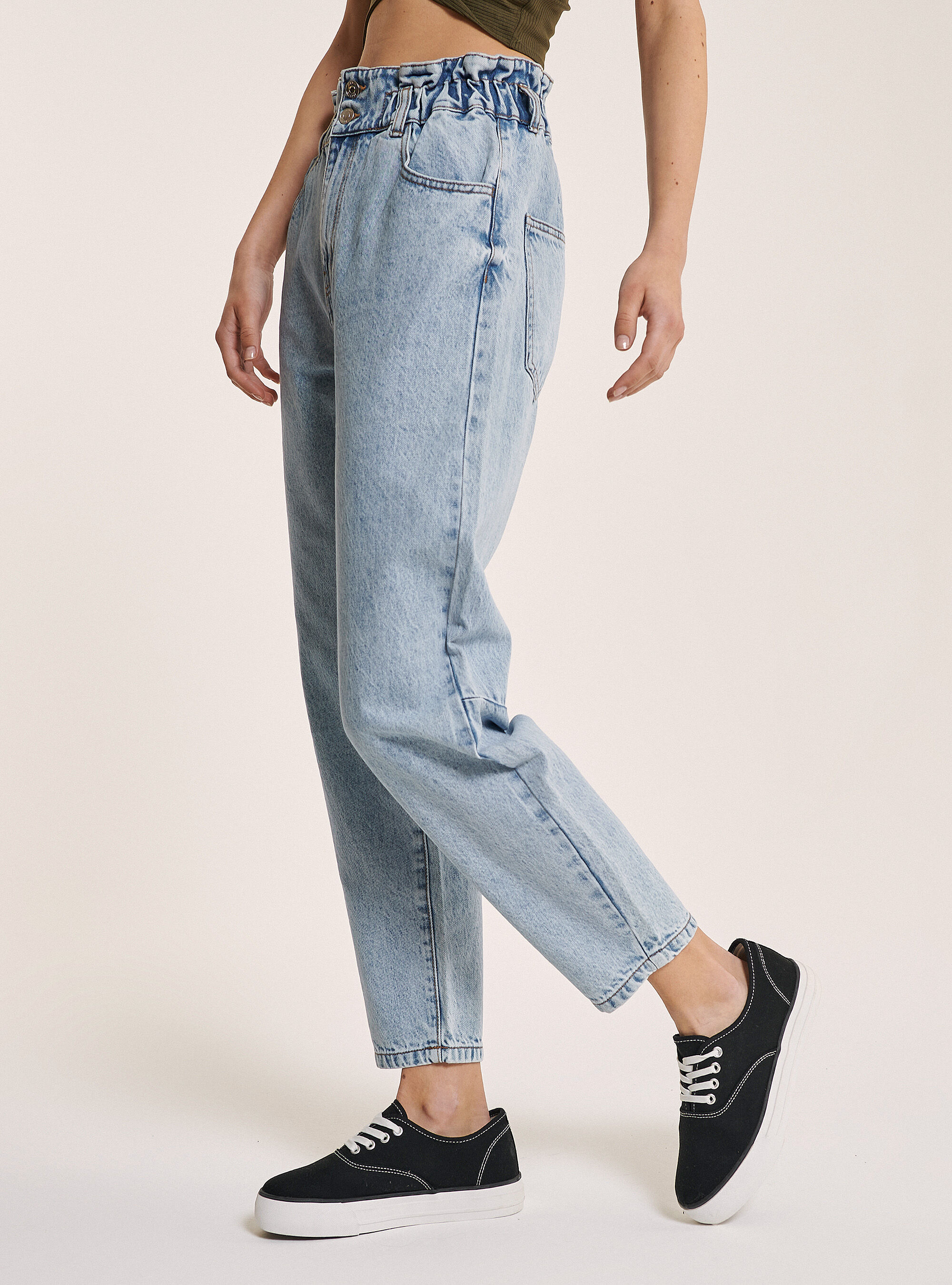 Jeans con hotsell vita arricciata