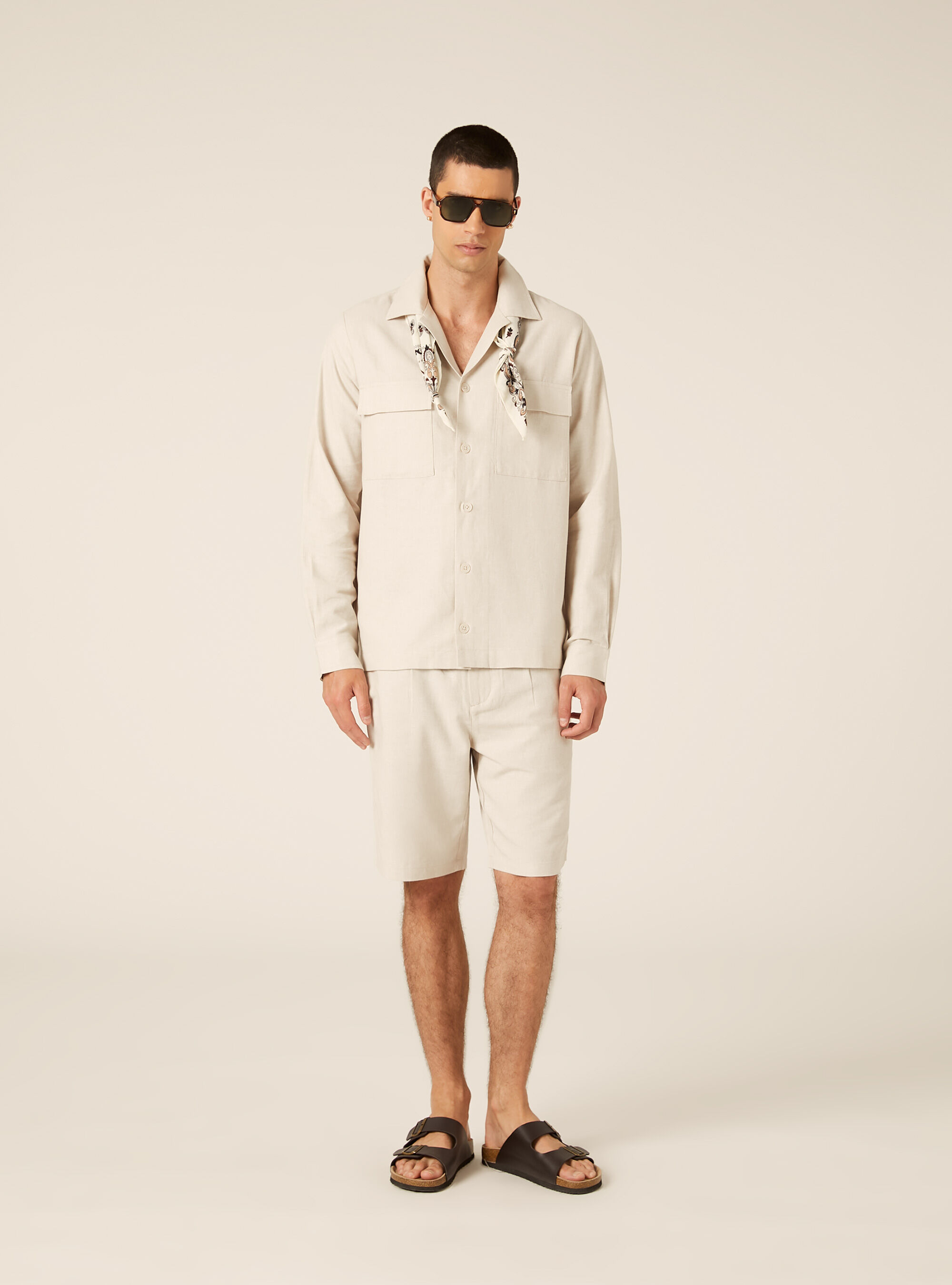 Camicia  con tasconi  in misto lino