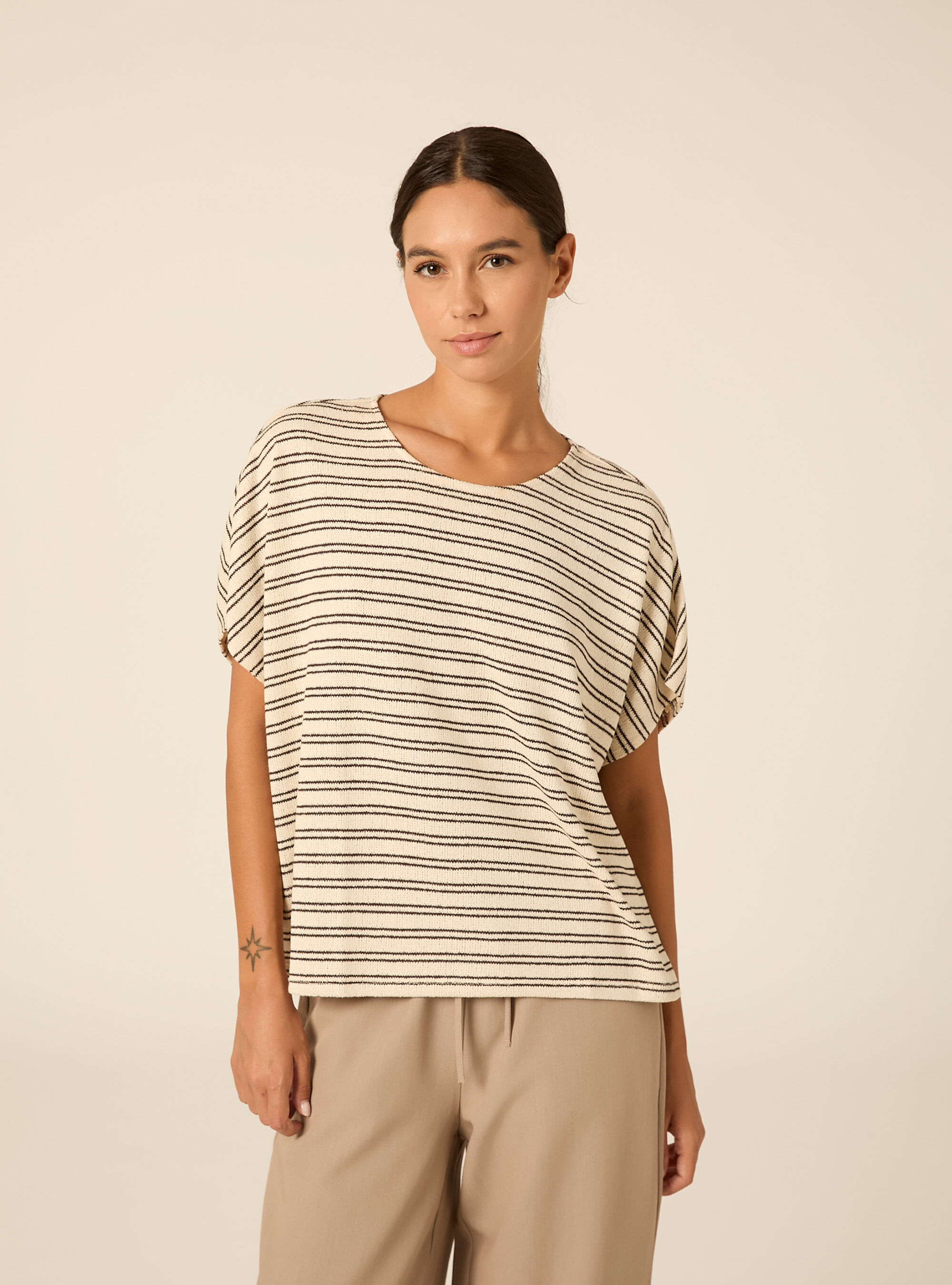 Oversized kurzarm shirt mit crinkle struktur