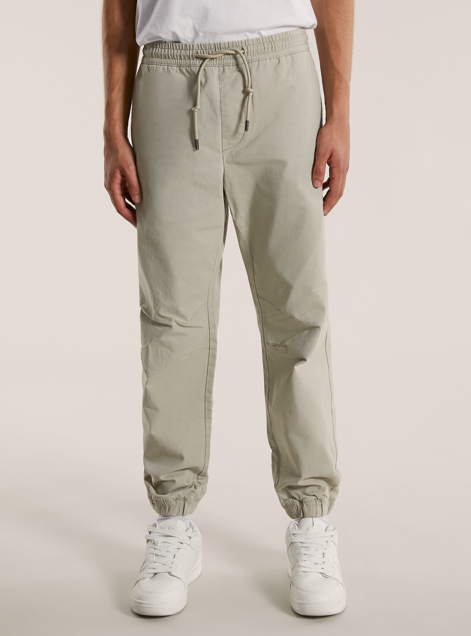 Cotton jogger trousers with elastic band and drawstring