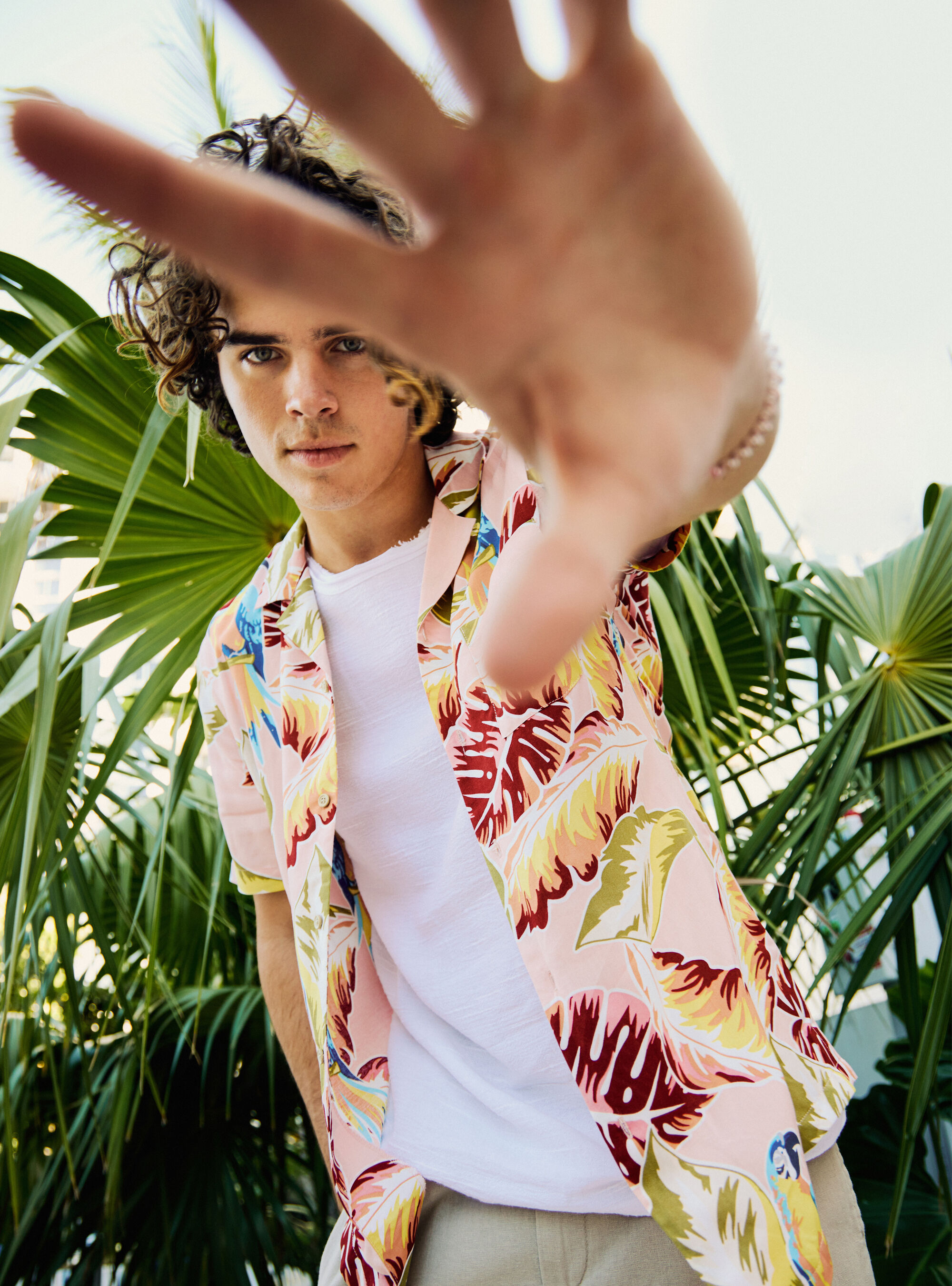 Camisa estampado tropical new arrivals