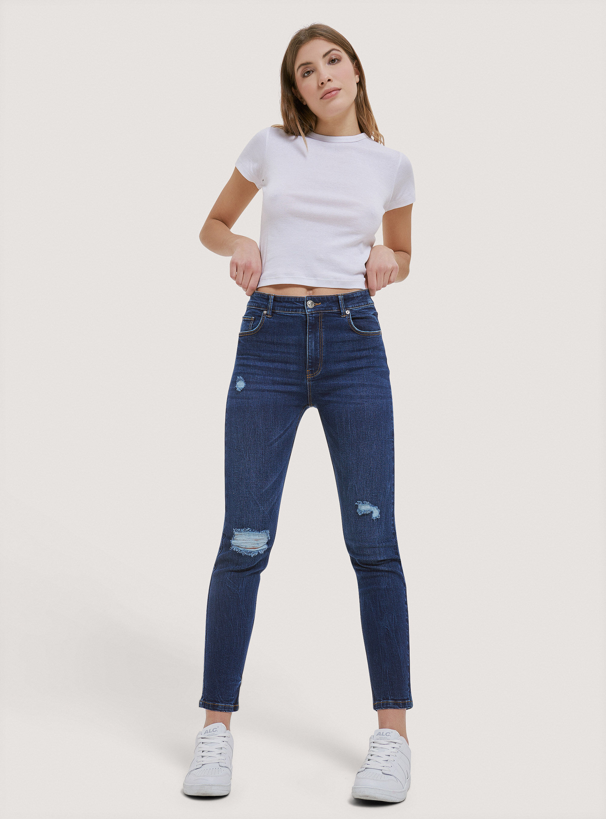 Pantalones vaqueros en best sale pull and bear
