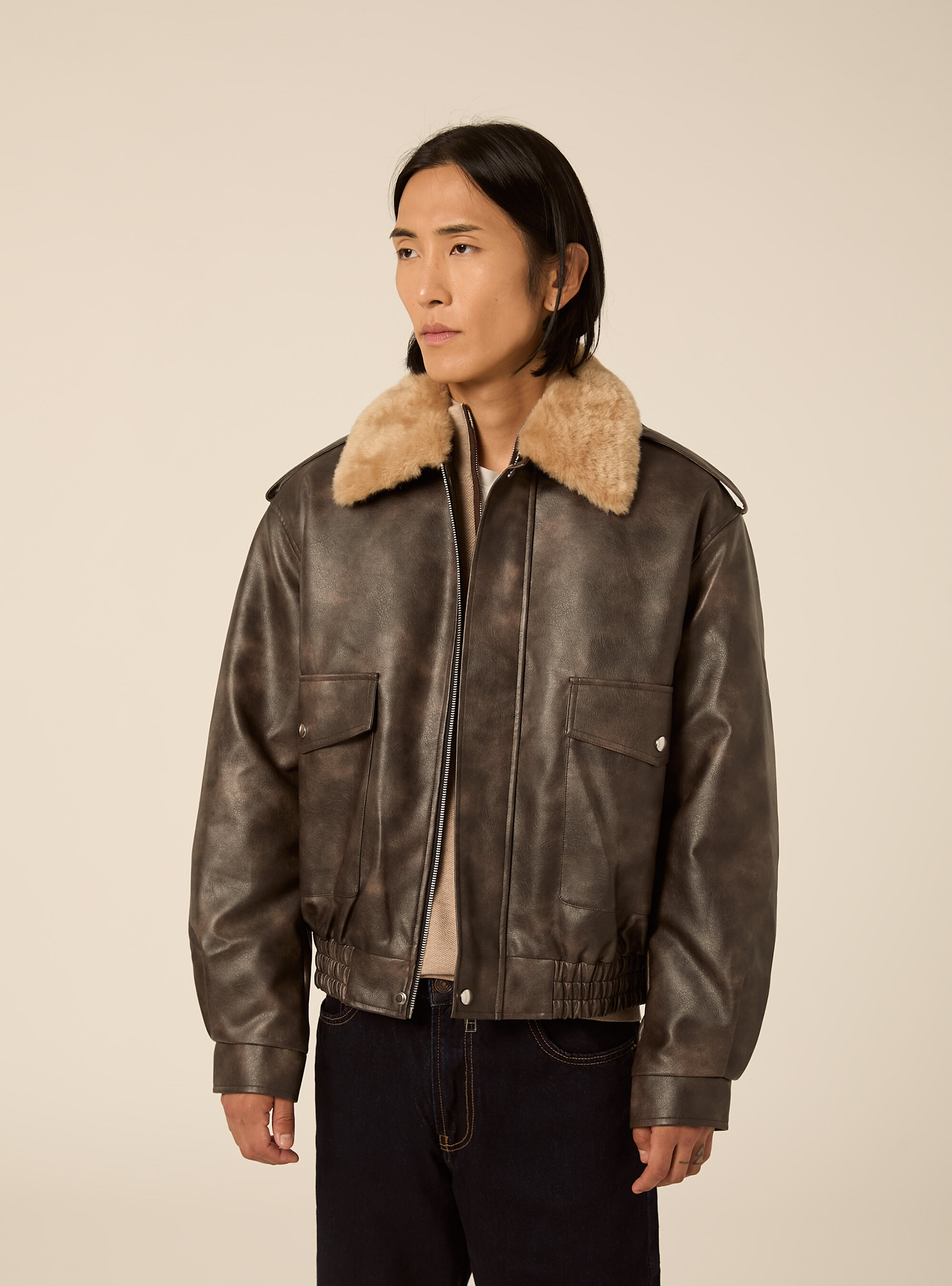 Bomber effetto pelle con collo in pelliccia