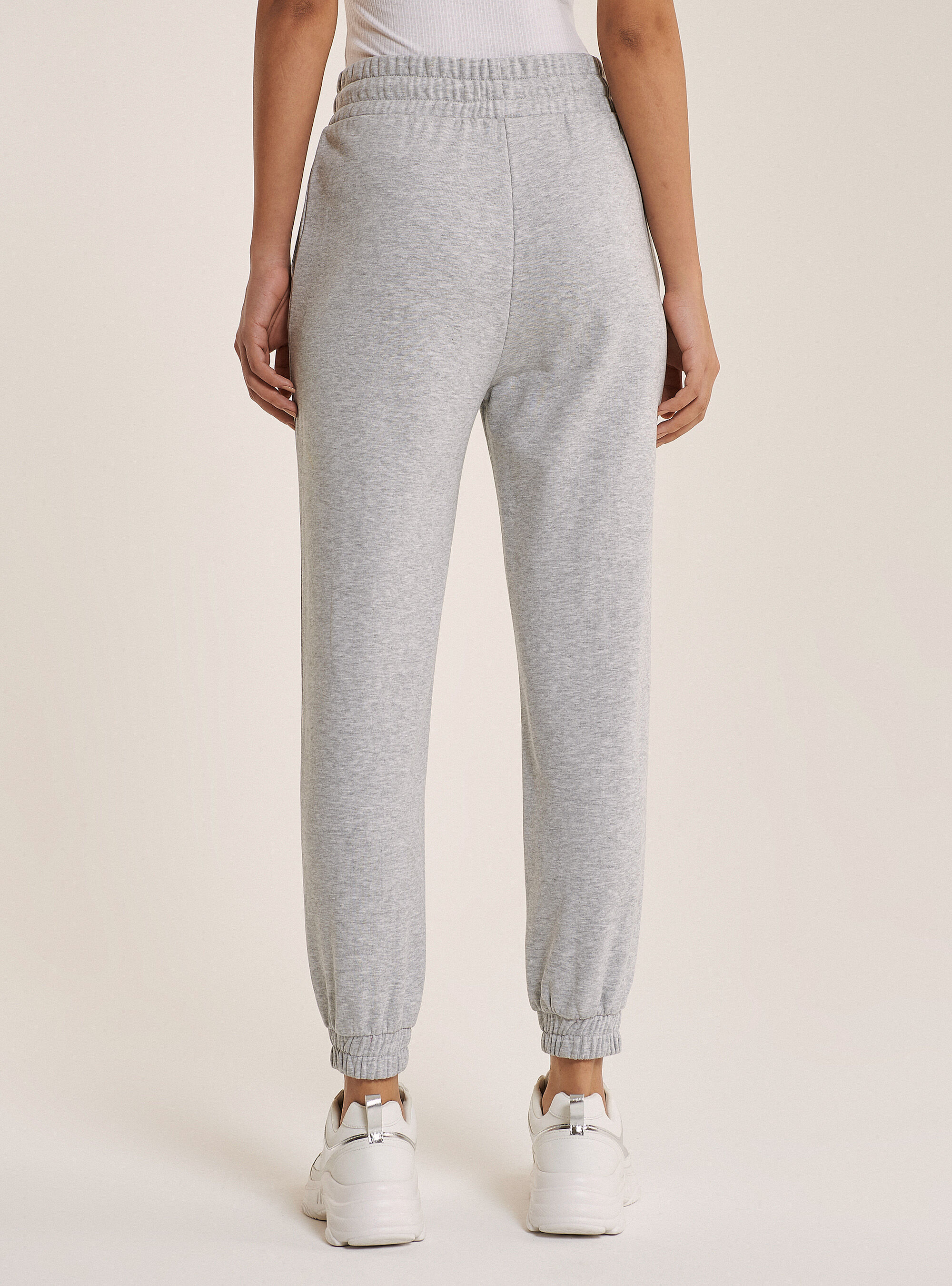 Pantaloni in felpa con fondo elastico