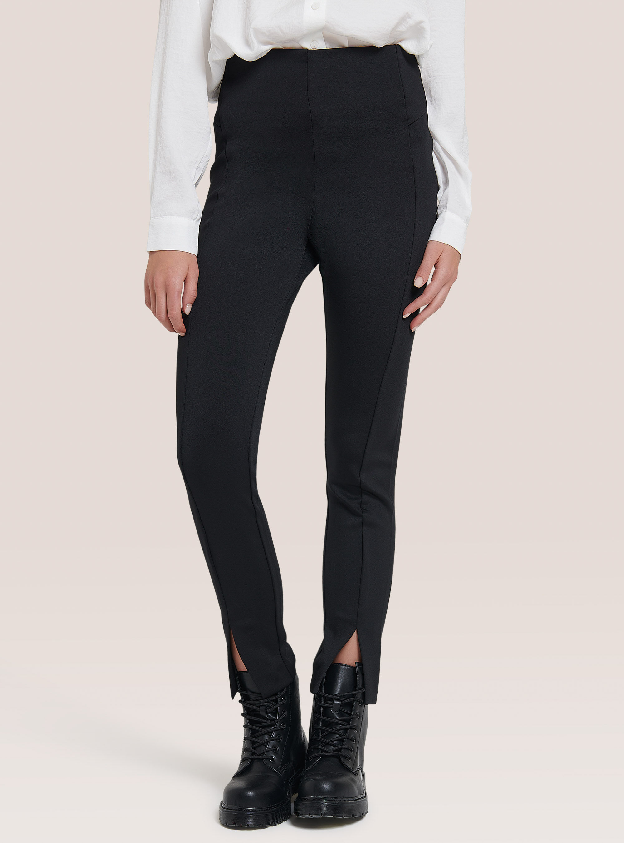 Fuseaux  avec des fentes sur les chevilles, C101 BLACK