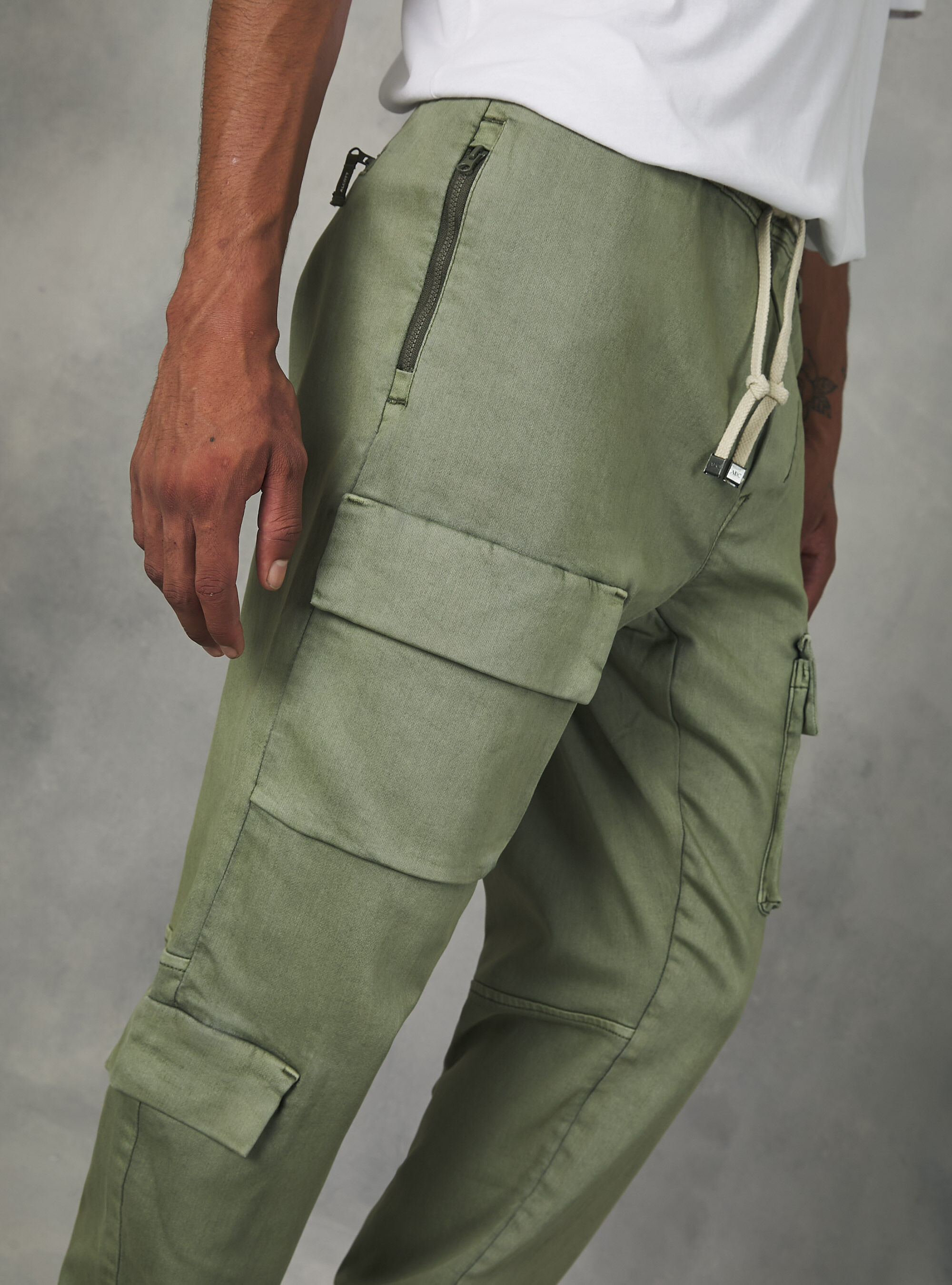 Trousers with online big pockets