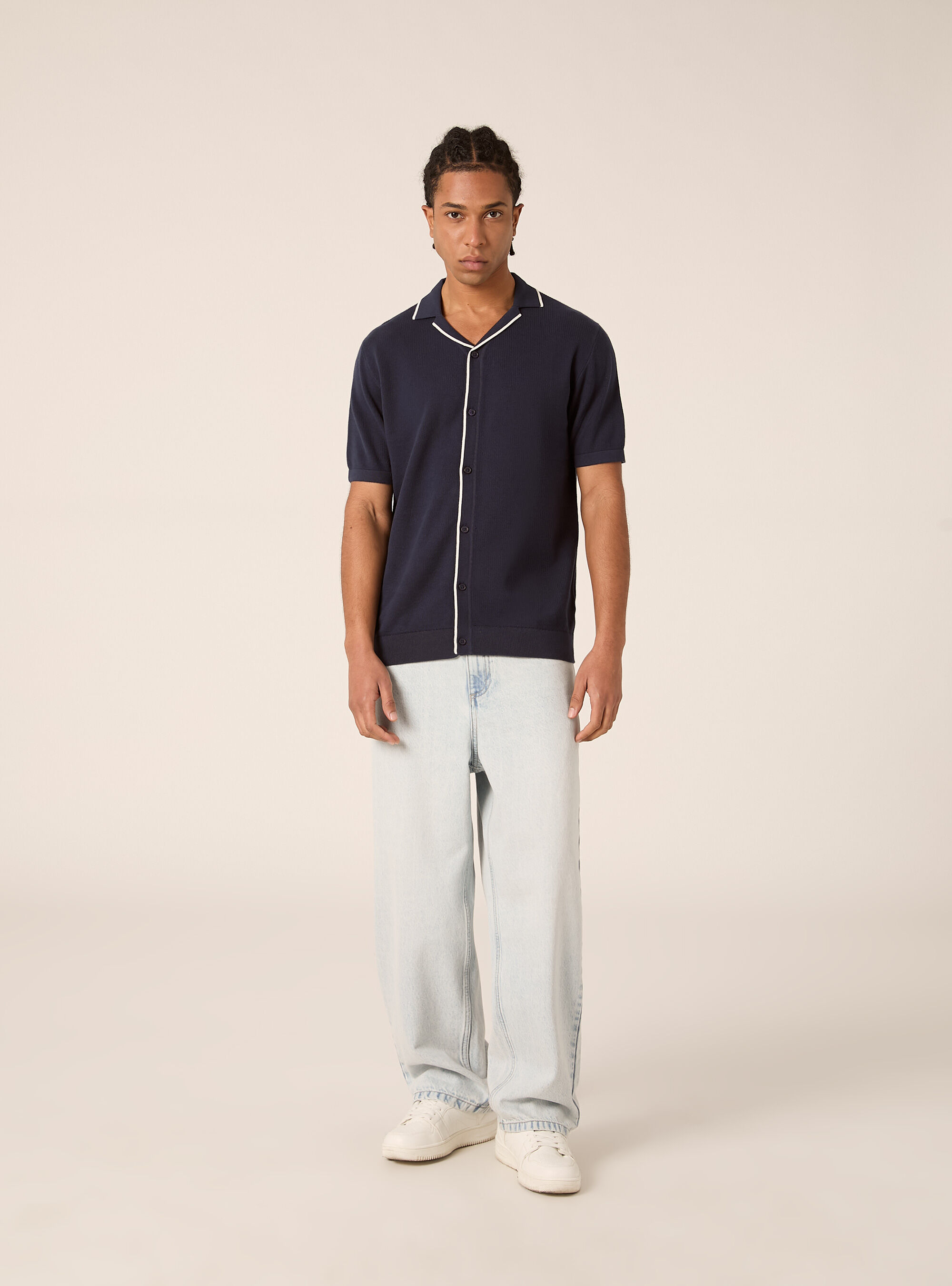 Cardigan con collo polo e bordino in  contrasto