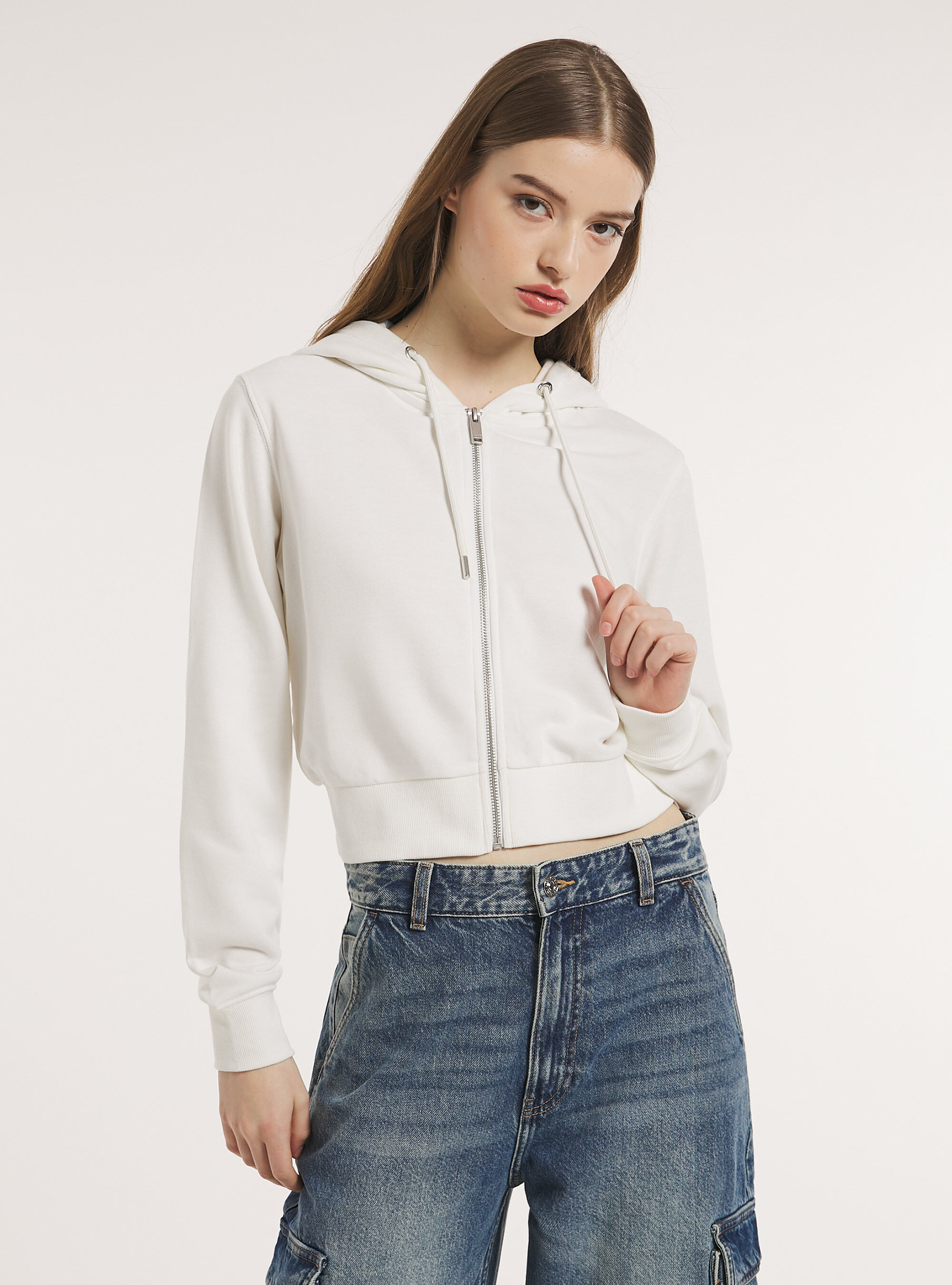 Cropped sweatshirt with zip top