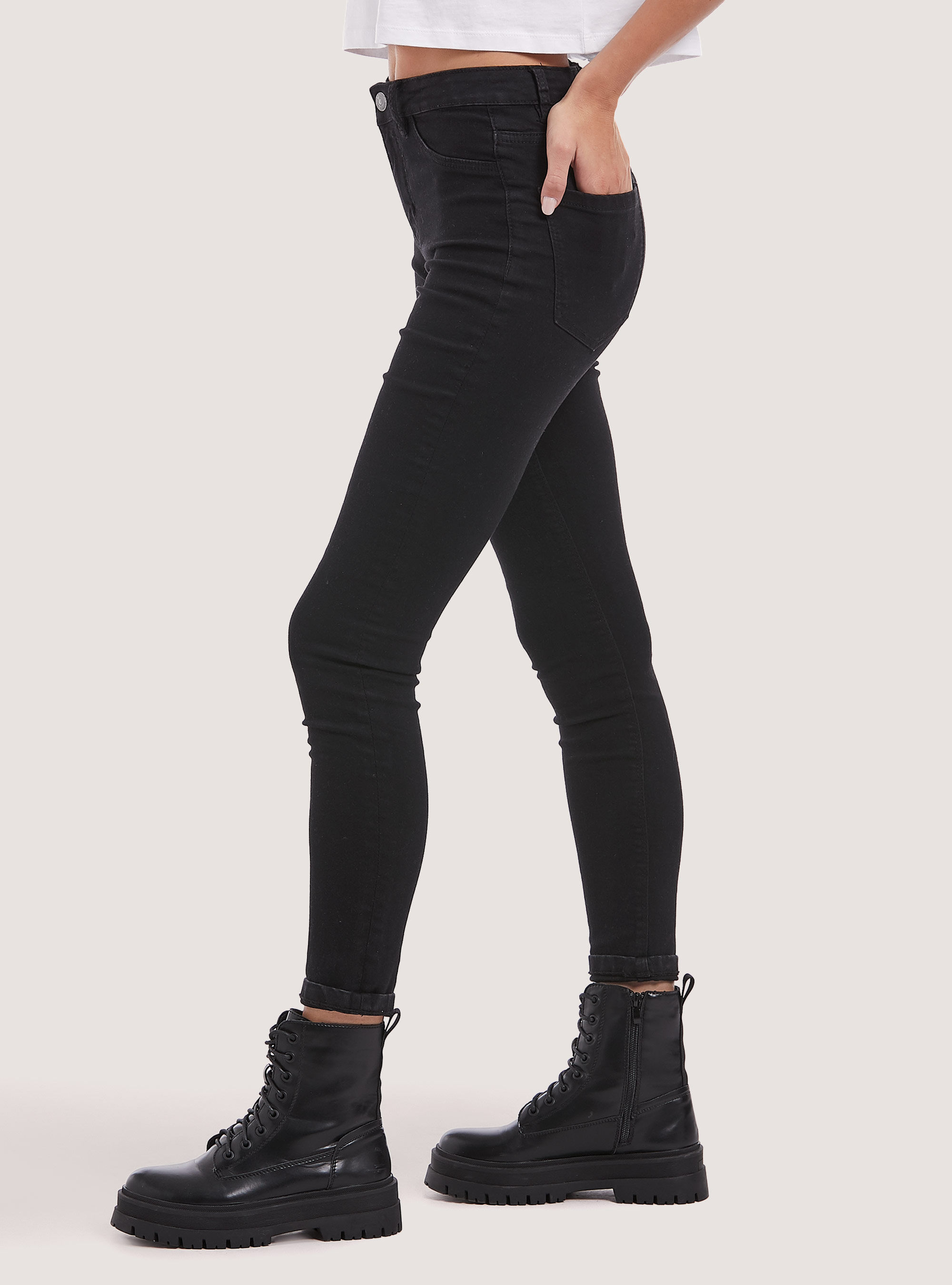 Vaqueros superpitillo de cintura alta en denim el&aacute;stico, D000 BLACK