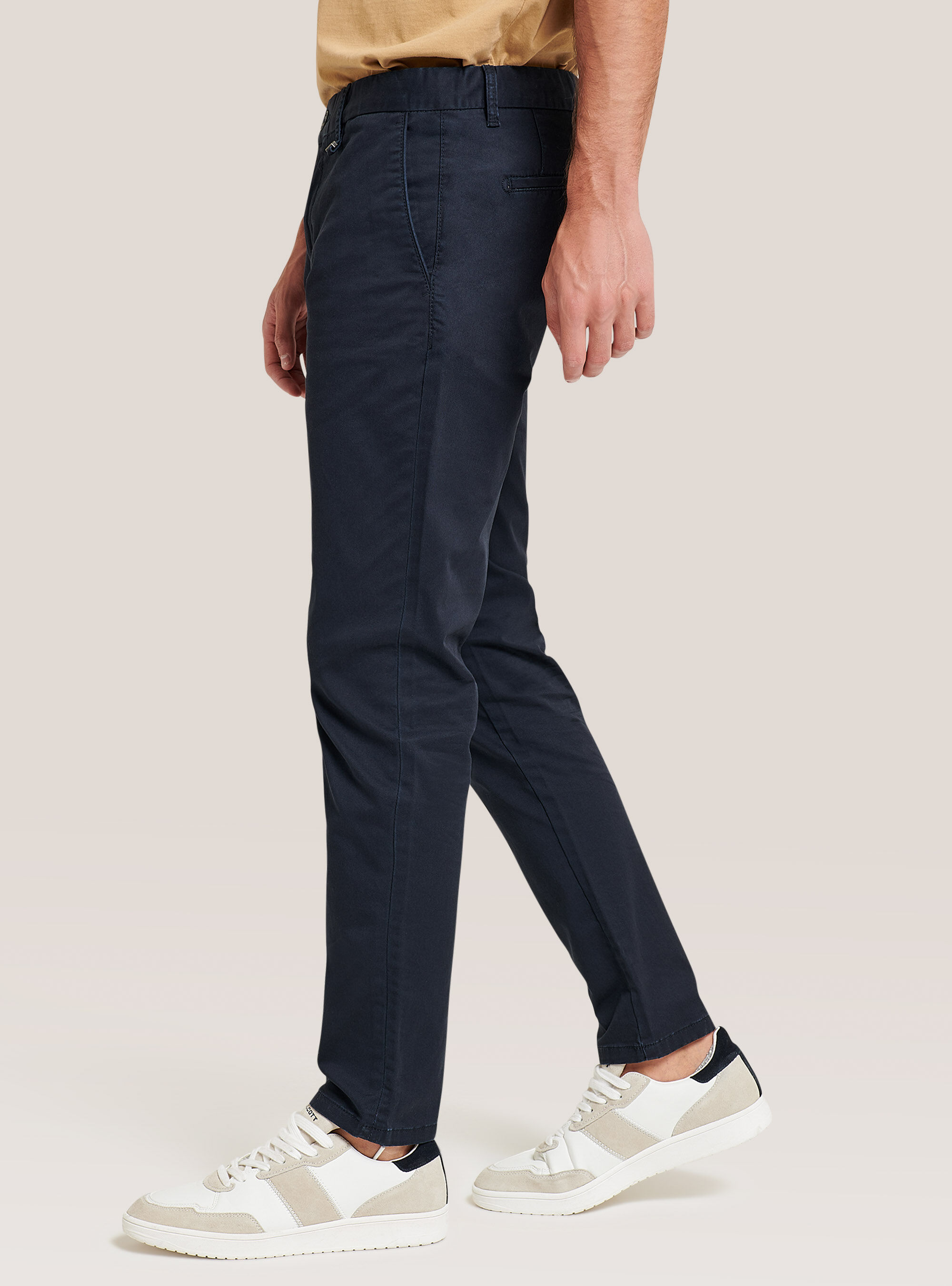 Pantalones chinos de algod&oacute;n el&aacute;stico de sarga, AZUL MARINO