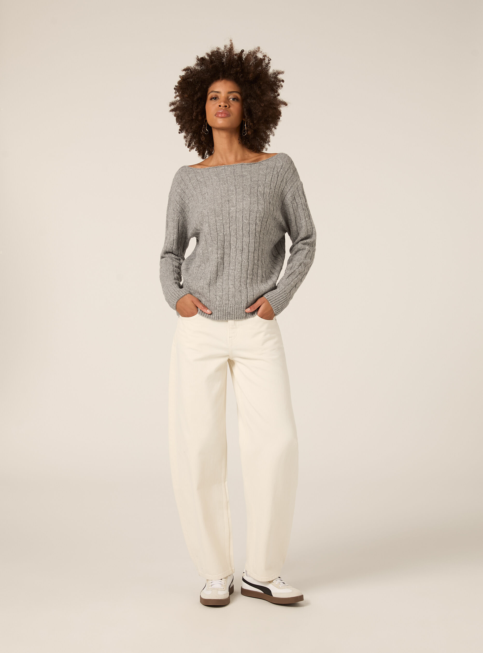 Pullover mit U-Boot-Ausschnitt