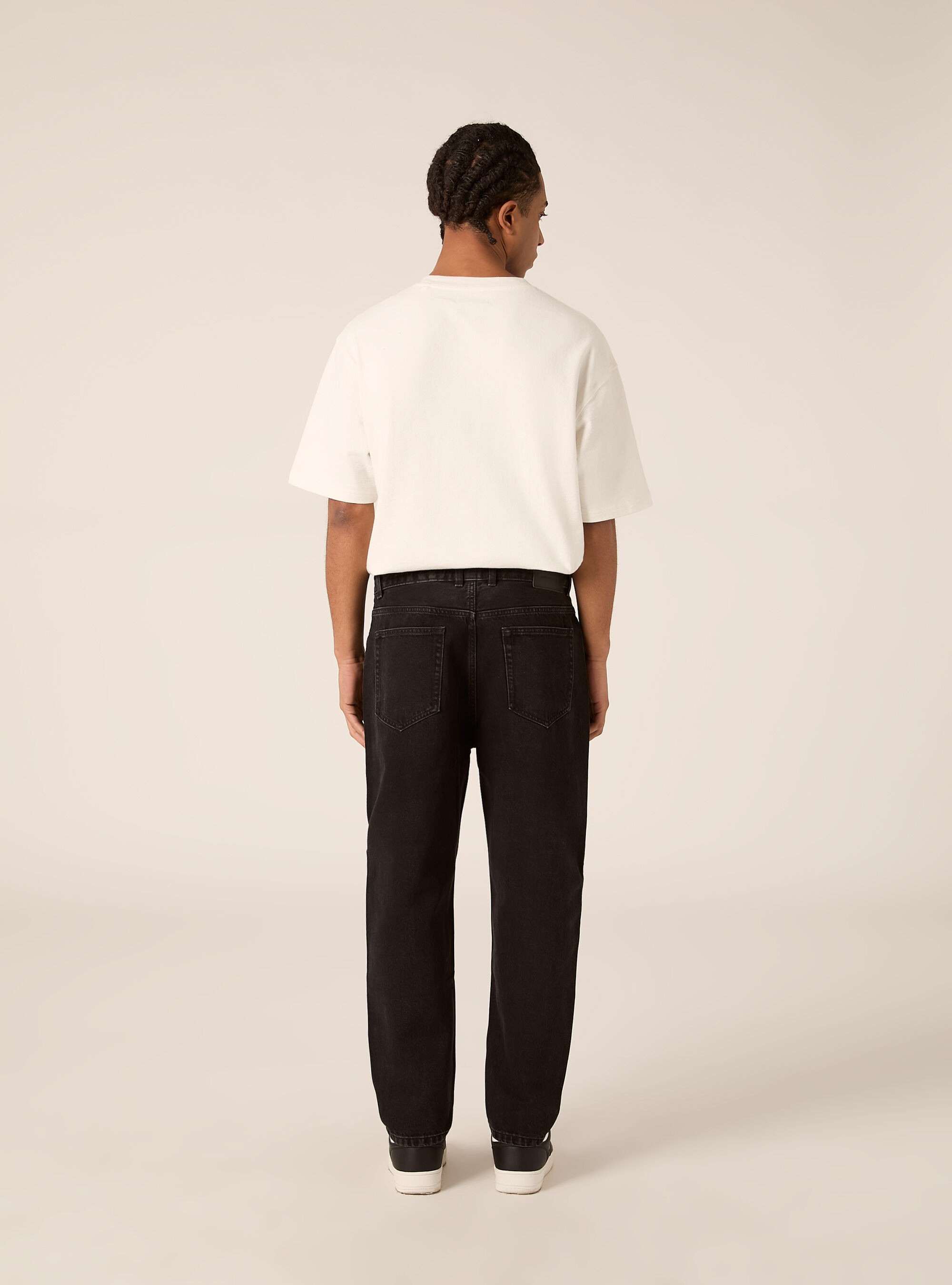 Pantalone loose fit in denim colorato, NERO