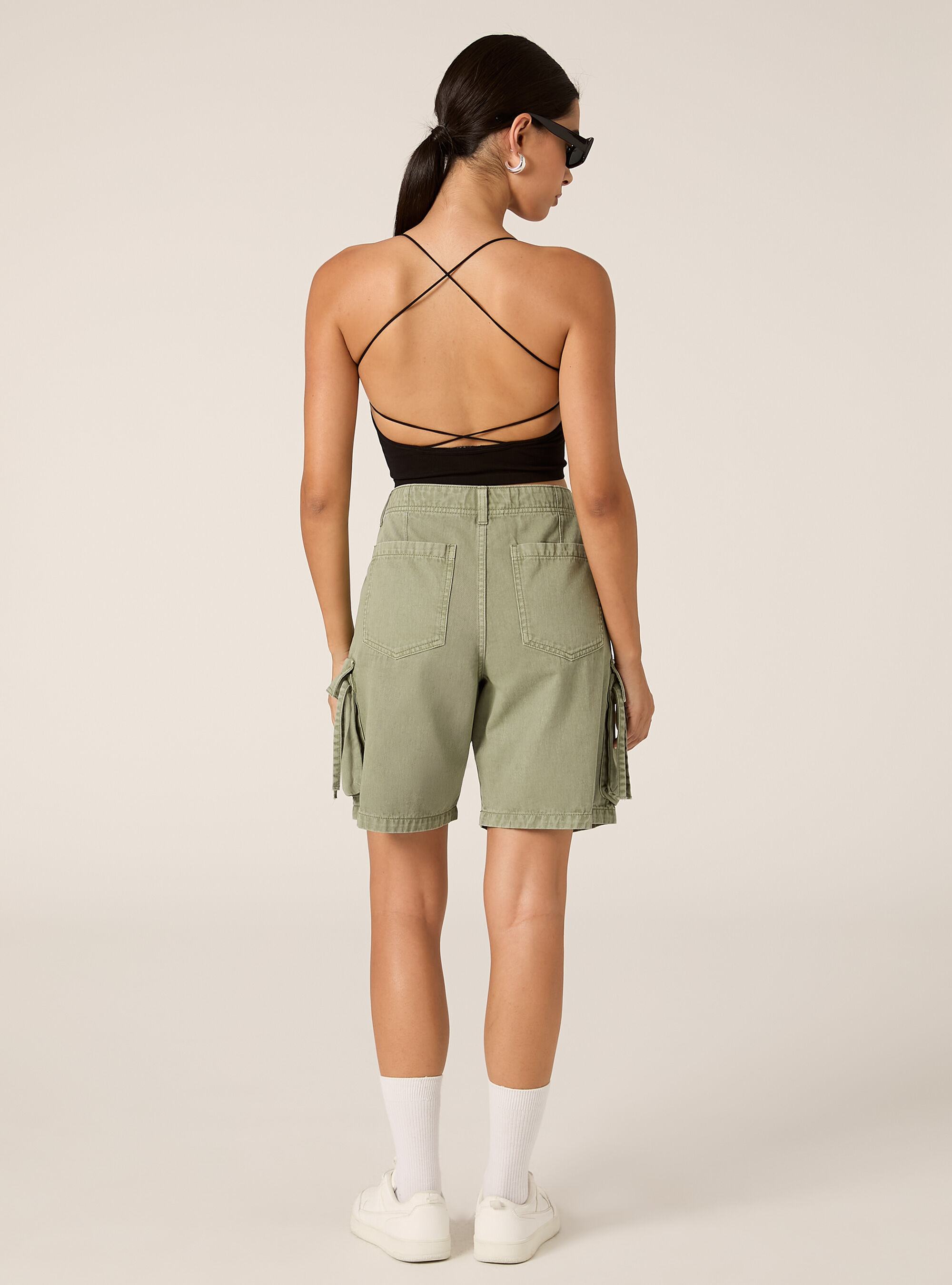 Ribbed top with crossed straps, BK1 BLACK