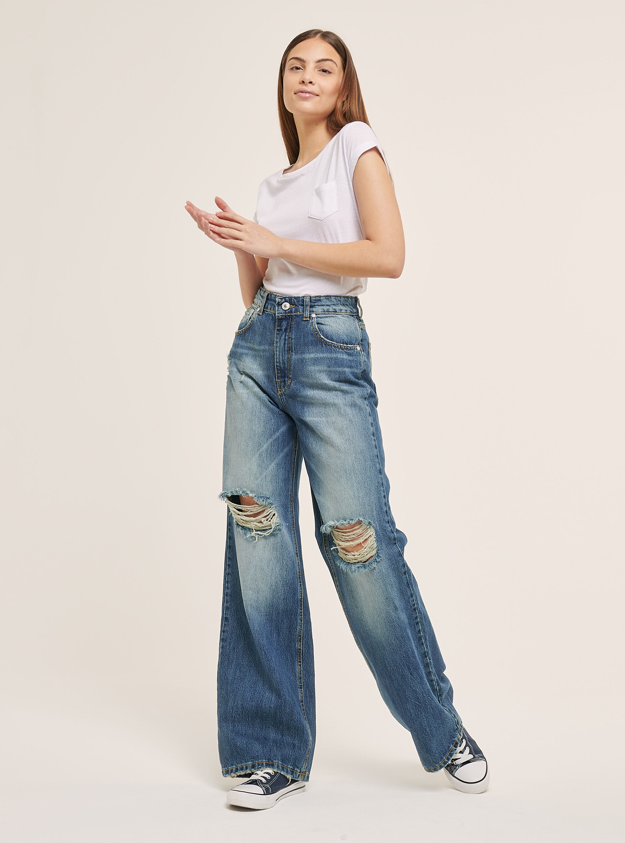 Jeans mit weitem Bein und Rissen, C218 BLUE NAVY