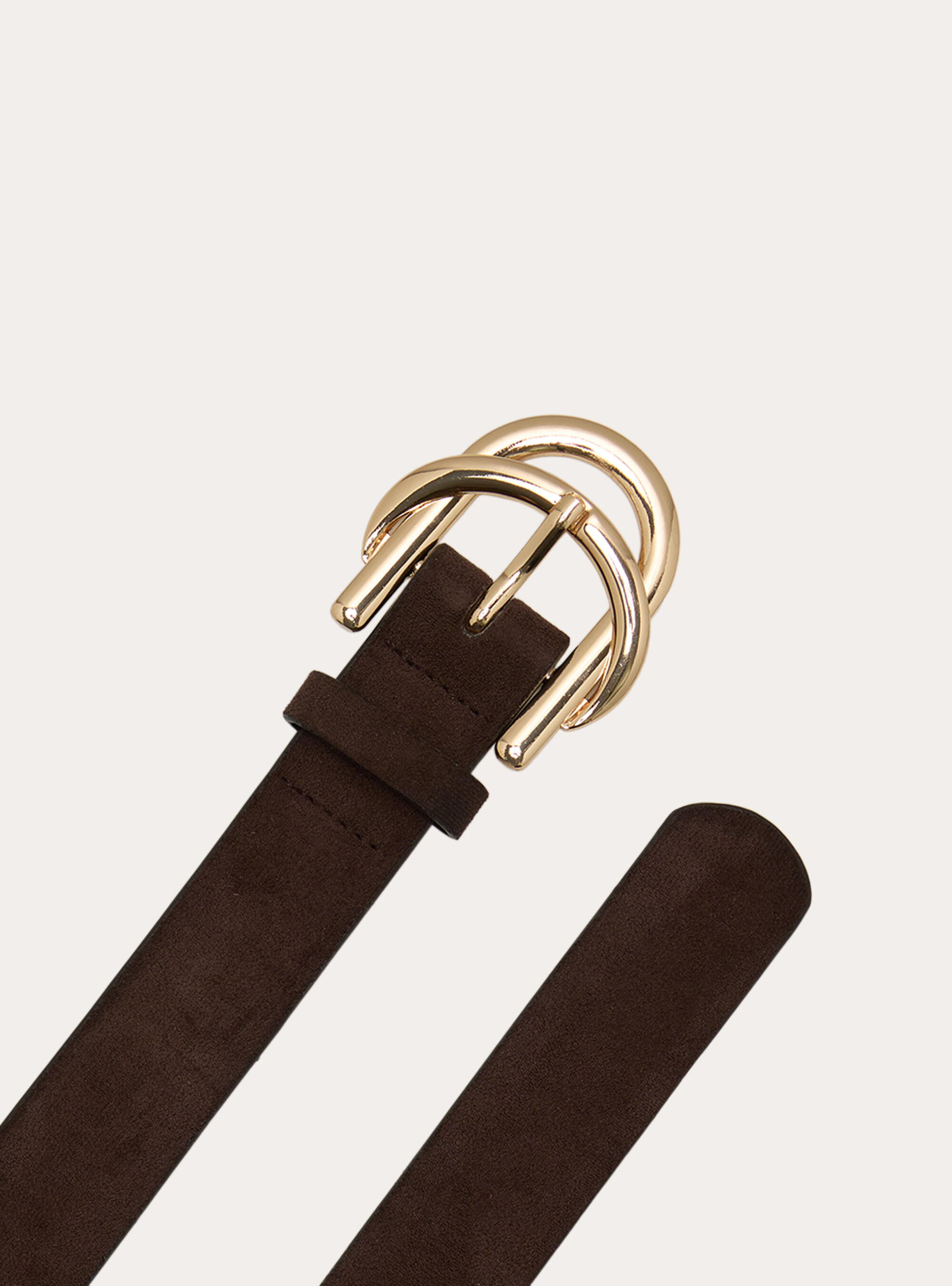Ceinture avec boucle formulee e passant metallique