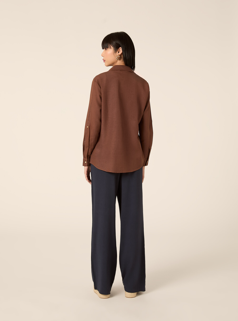 Linen-blend shirt with a V-neck, BR2 BROWN MEDIUM