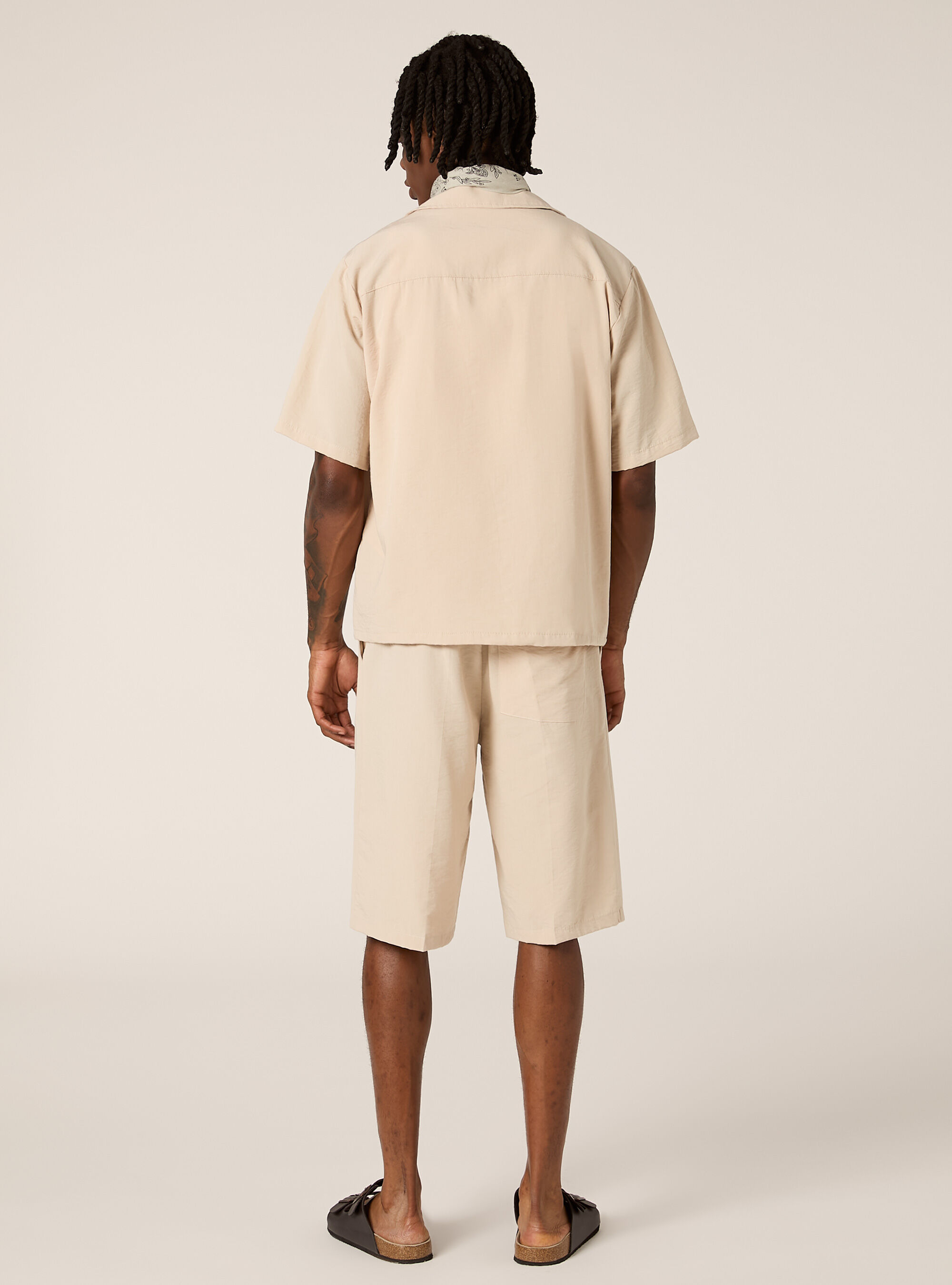 Chemise l&eacute;g&egrave;re de forme carr&eacute;e avec grandes poches, BG2 BEIGE MEDIUM