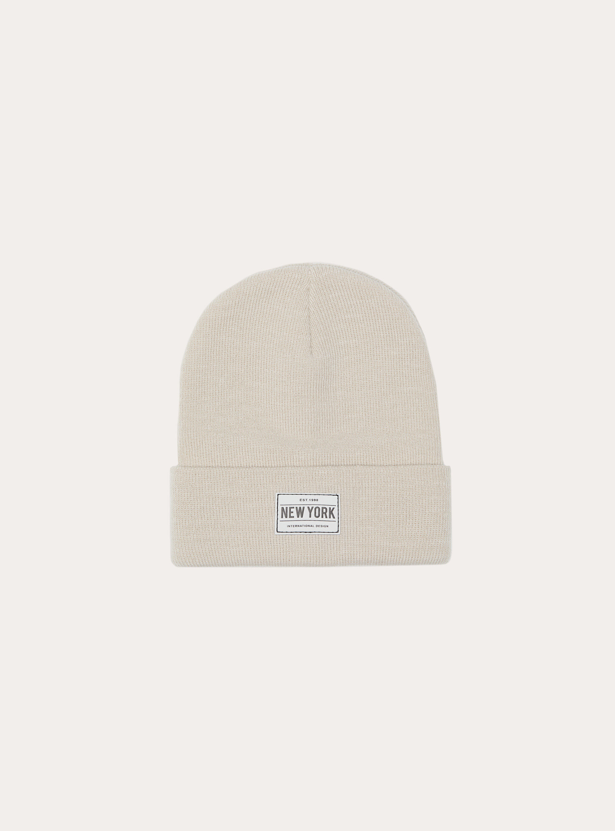 Warm beanie with patch