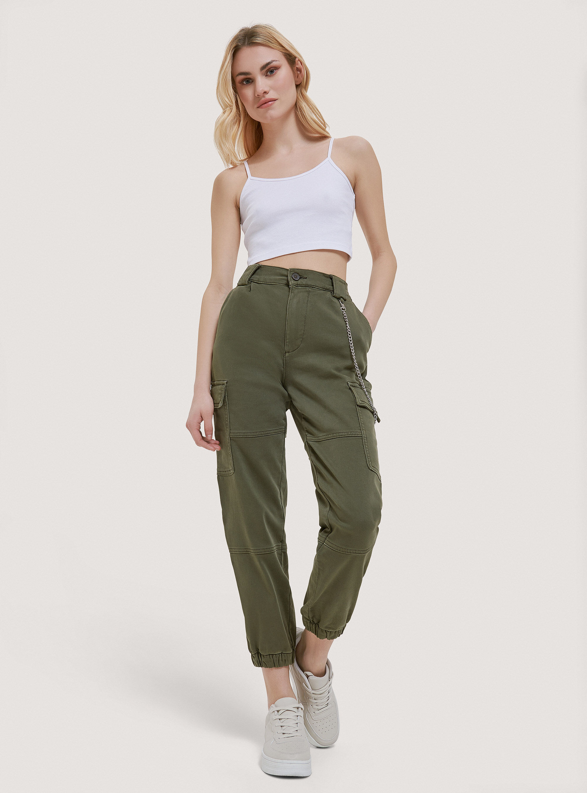 Joggers con hotsell bolsillos