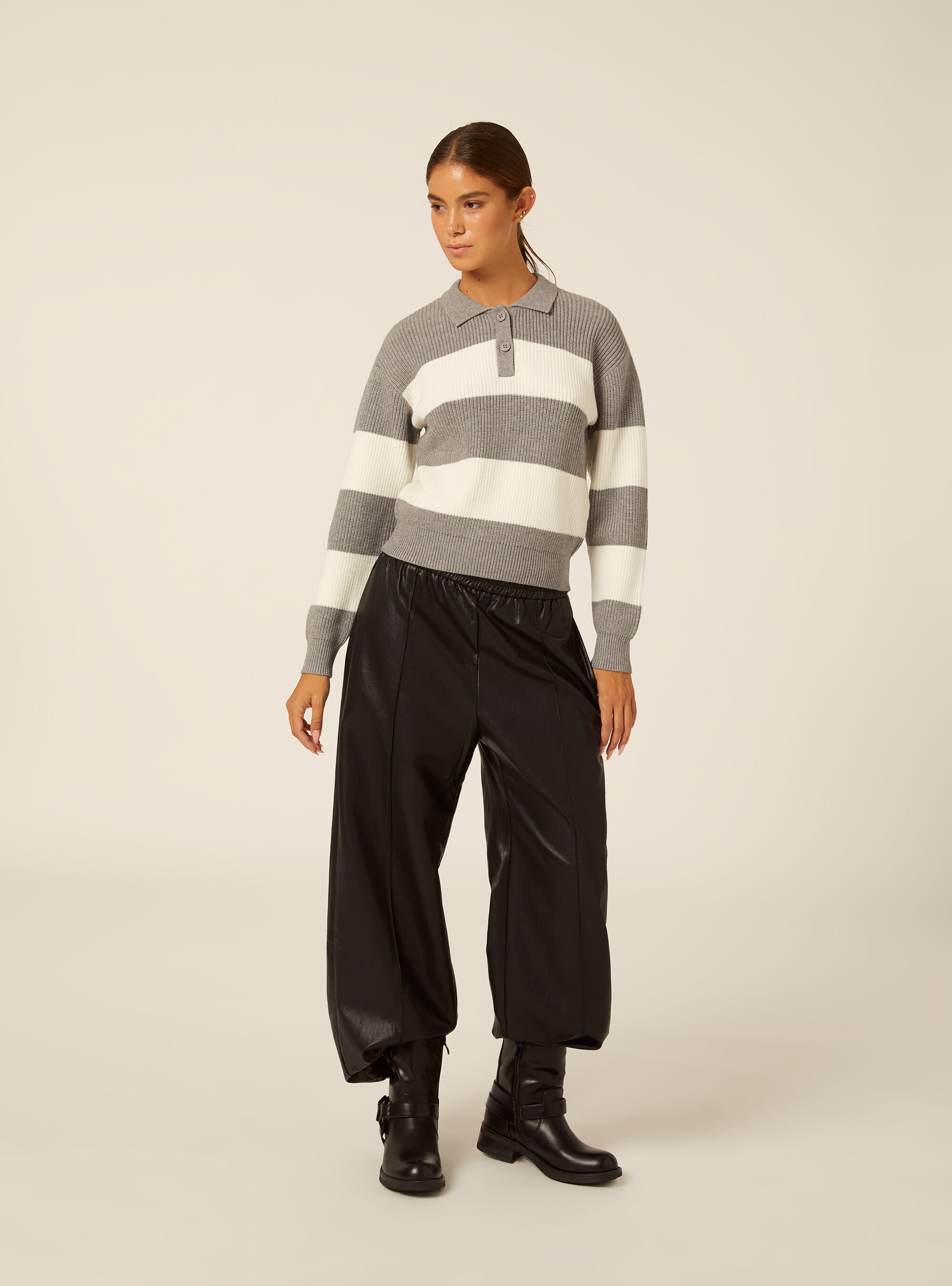 Maglia con collo polo a righe