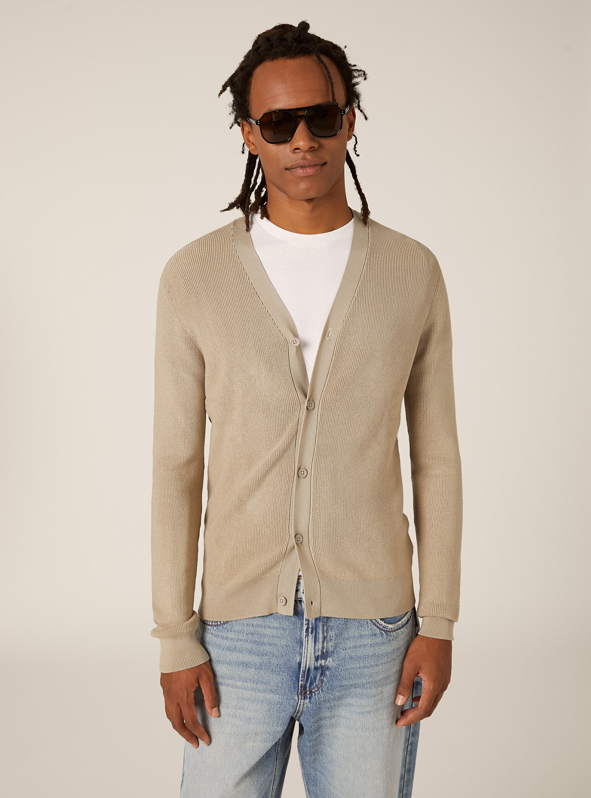 Leichte Strickjacke aus englischem Rippstrick