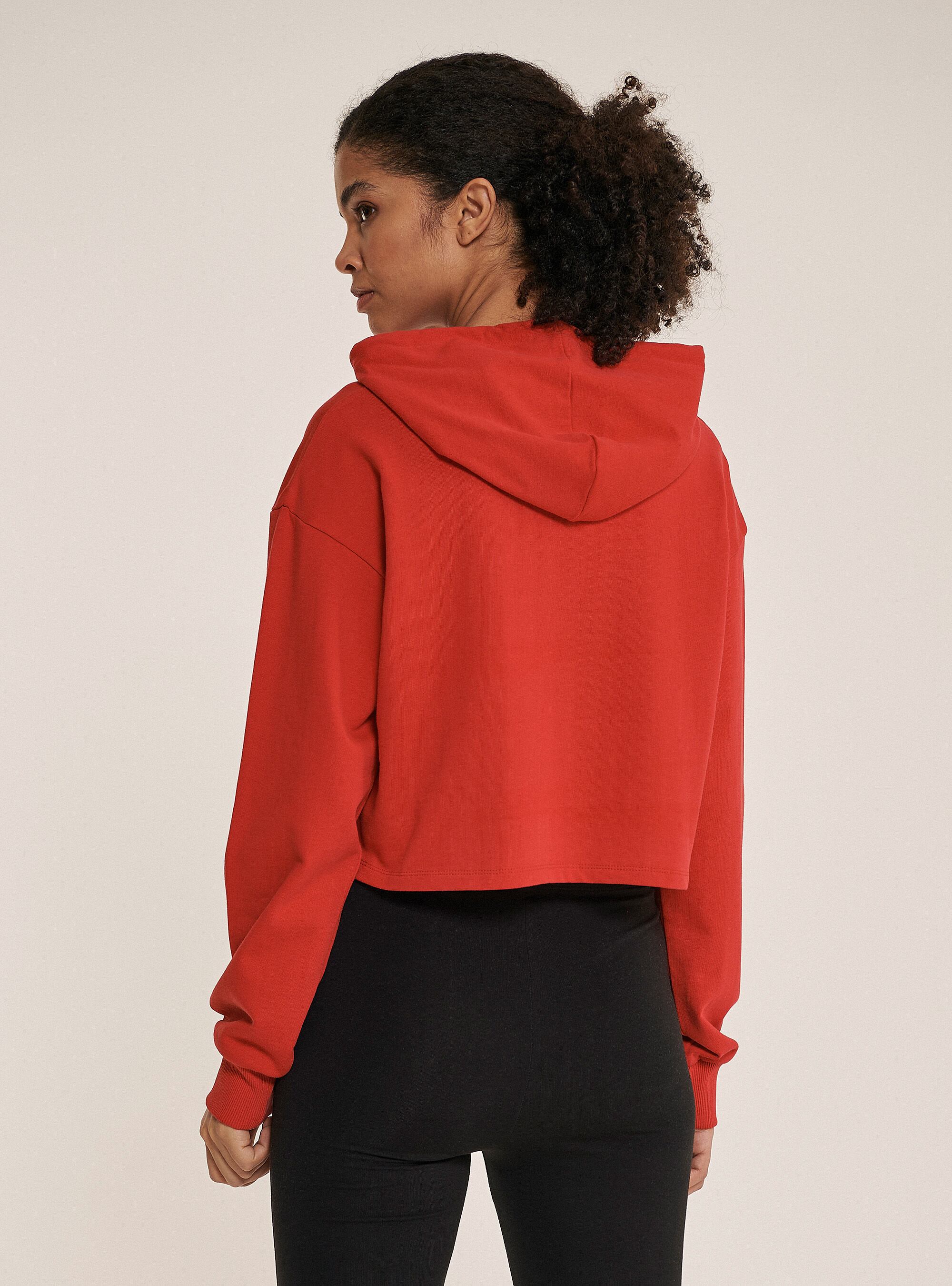 Felpa cropped con cappuccio 2025