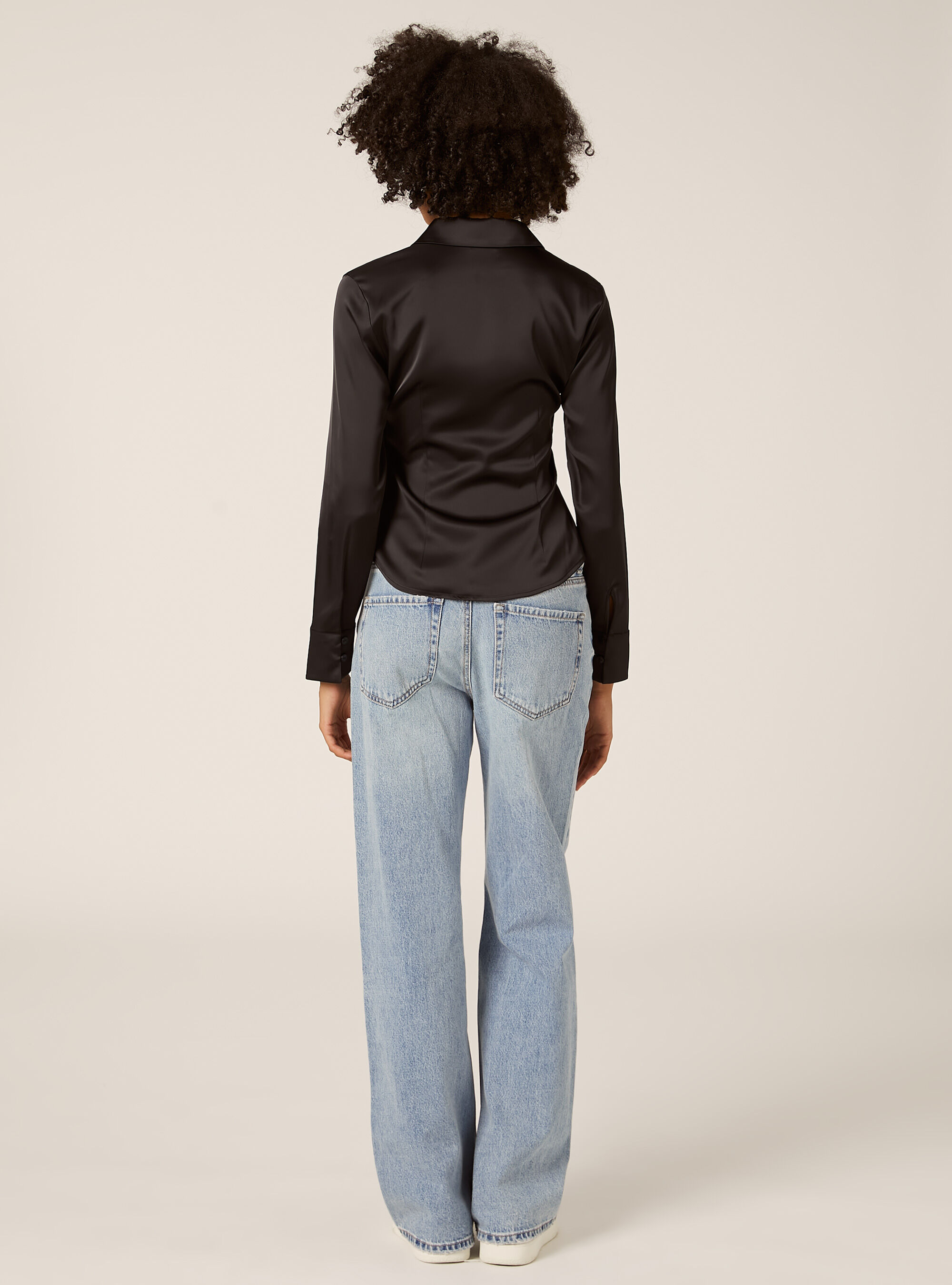 Chemise ajust&eacute;e en satin, BK1 BLACK