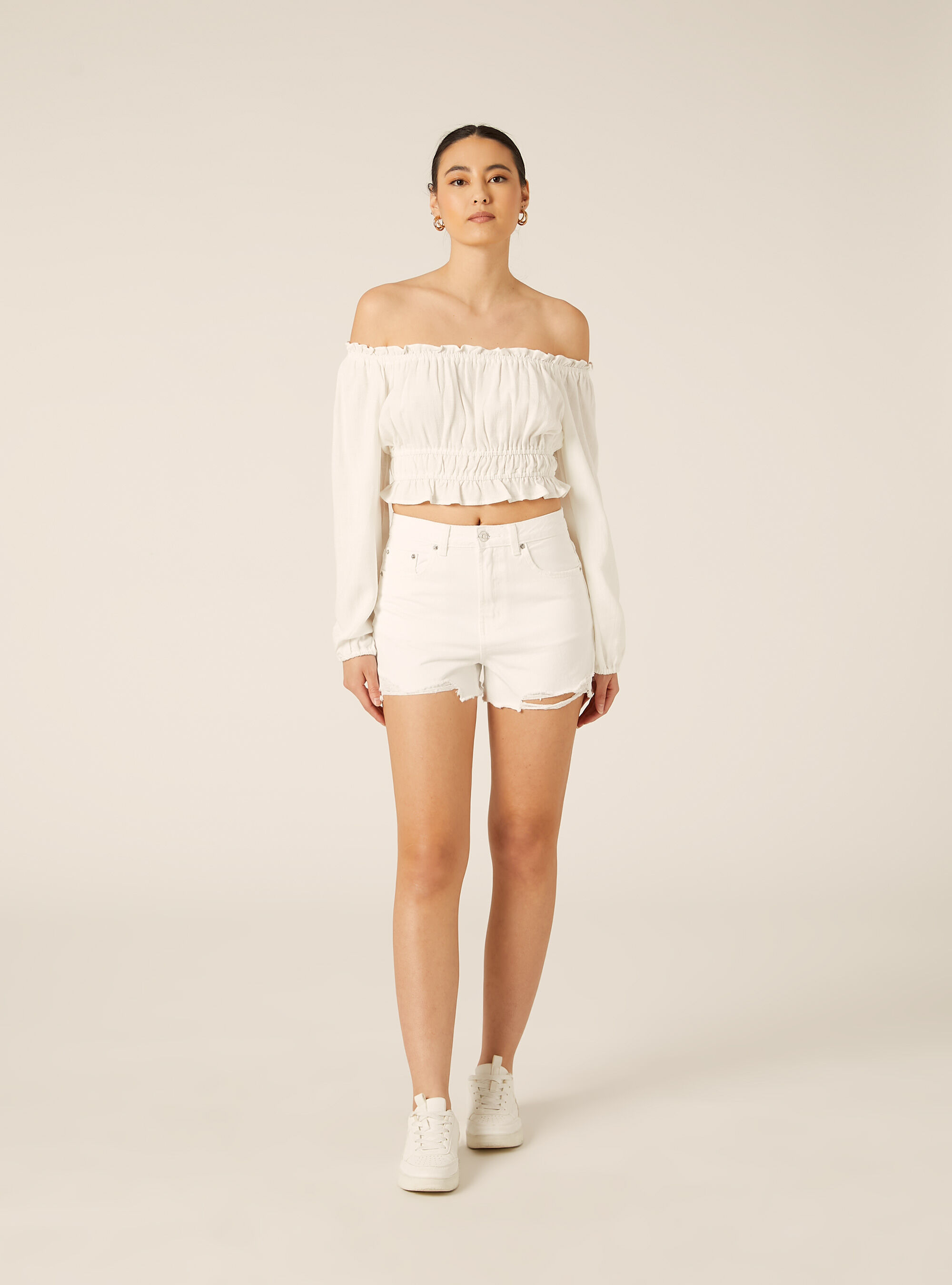 Shorts in denim con rotture