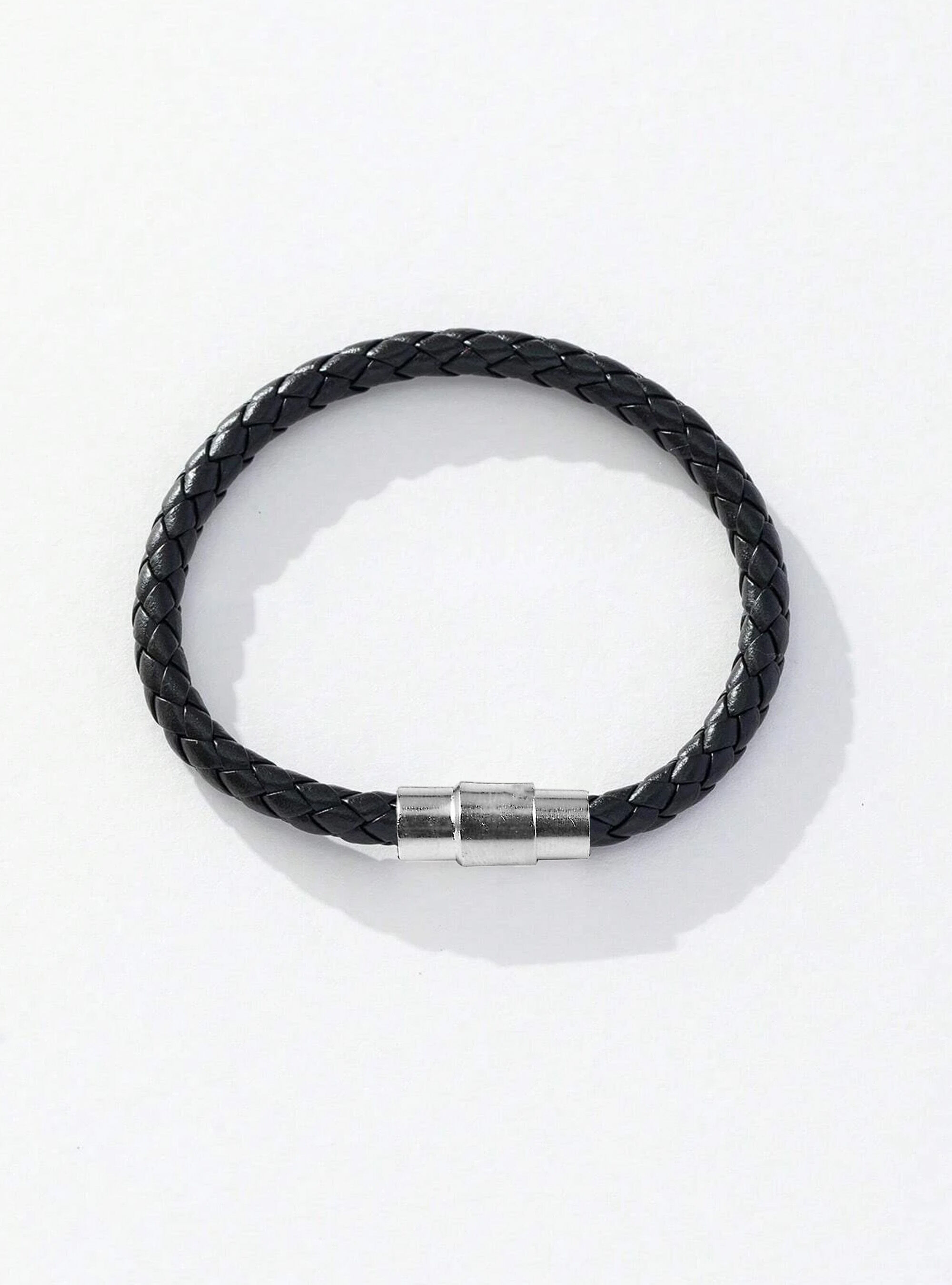 Bracciale in pelle vera intrecciato con chiusura