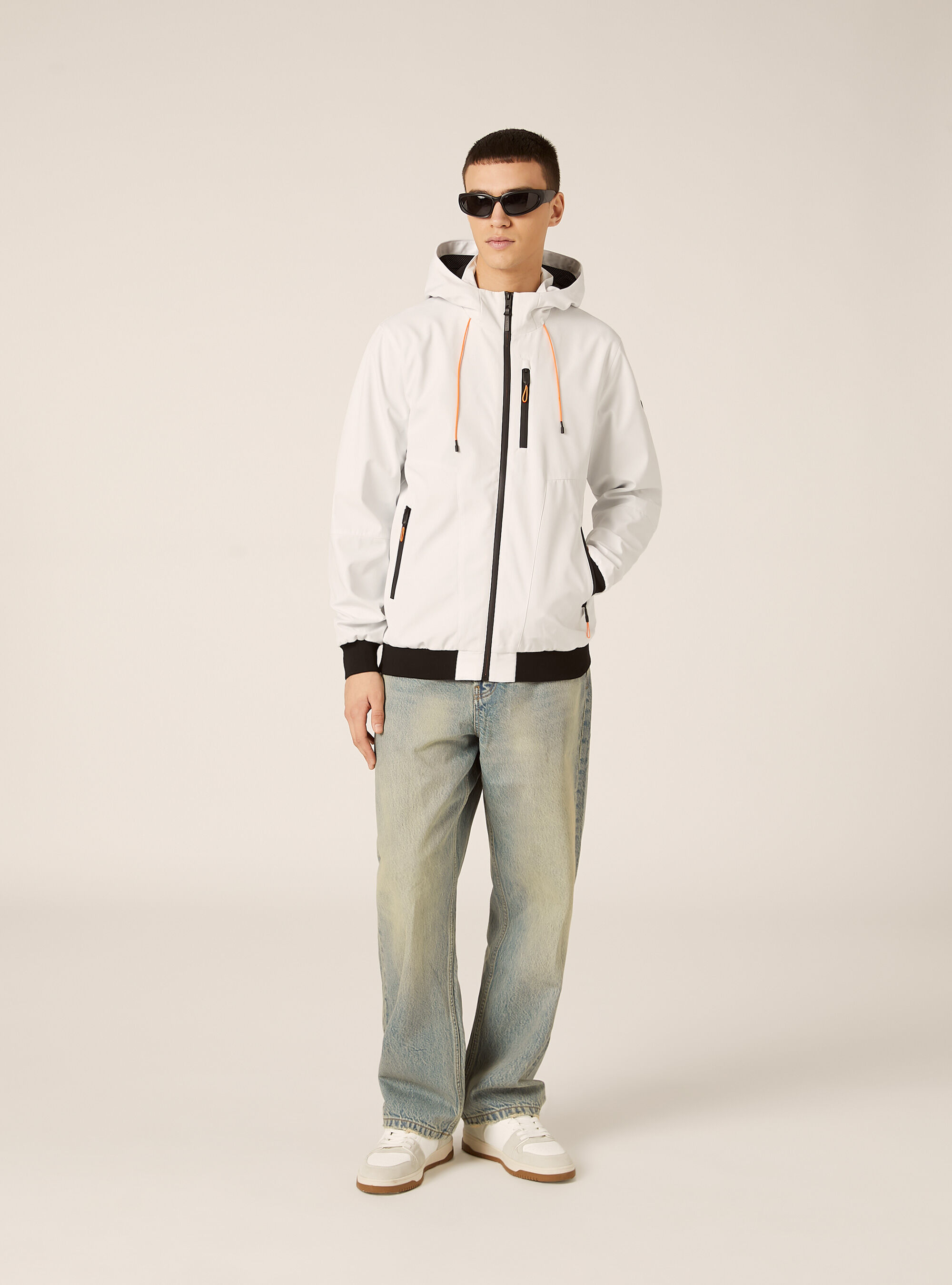 Bomber antivento con cappuccio, WH2 WHITE
