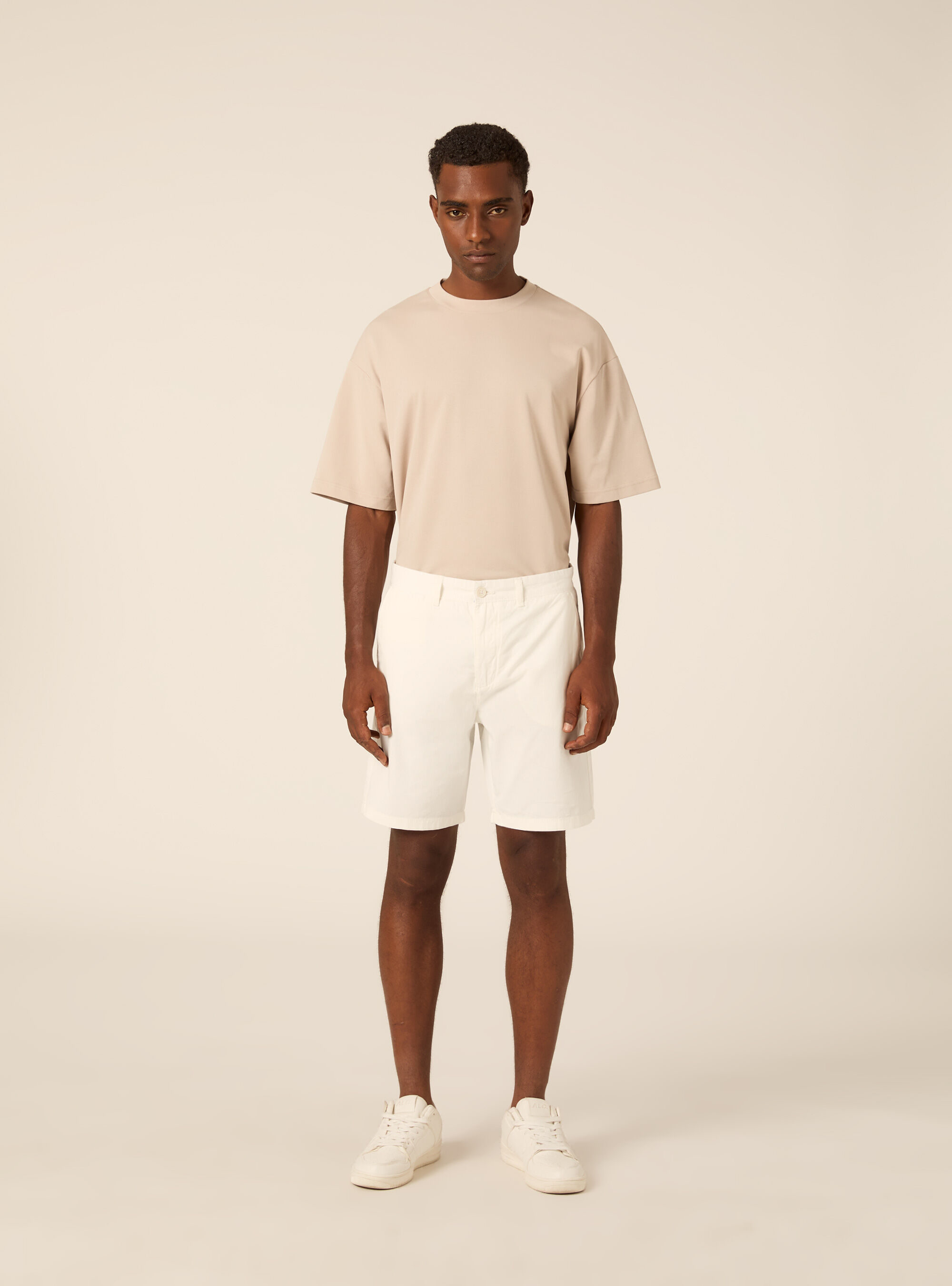 Bermudas de sarga de ajuste liso, WH1 OFF WHITE