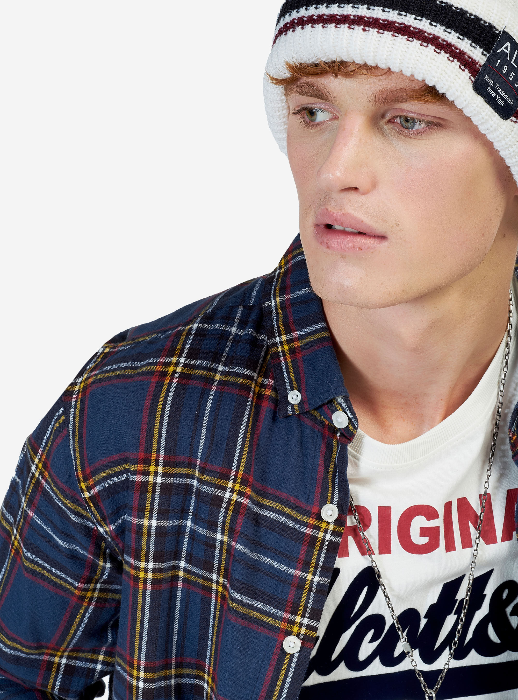 Knitted hat with contrasting stripes, OFF-WHITE